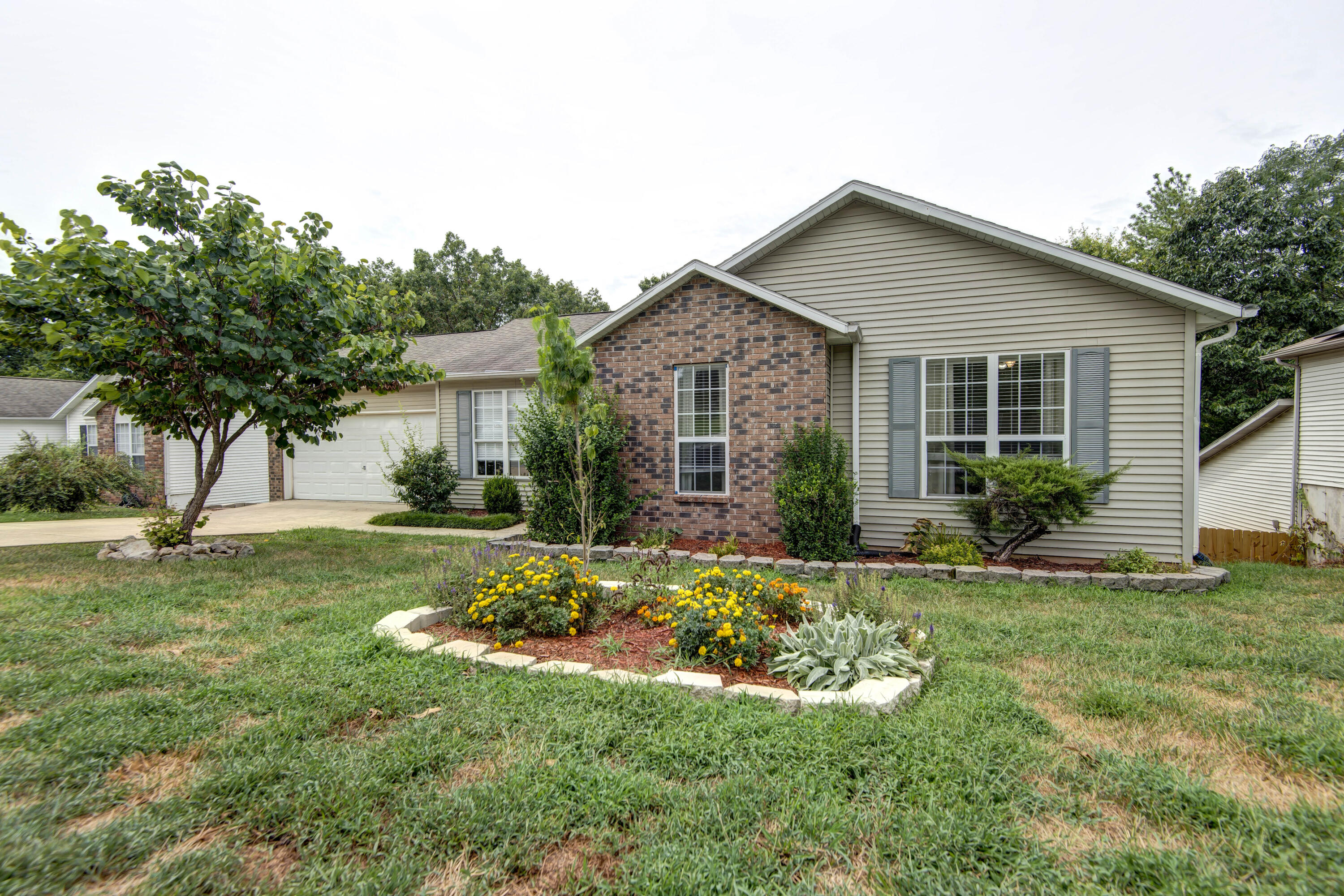220 Blossom Valley