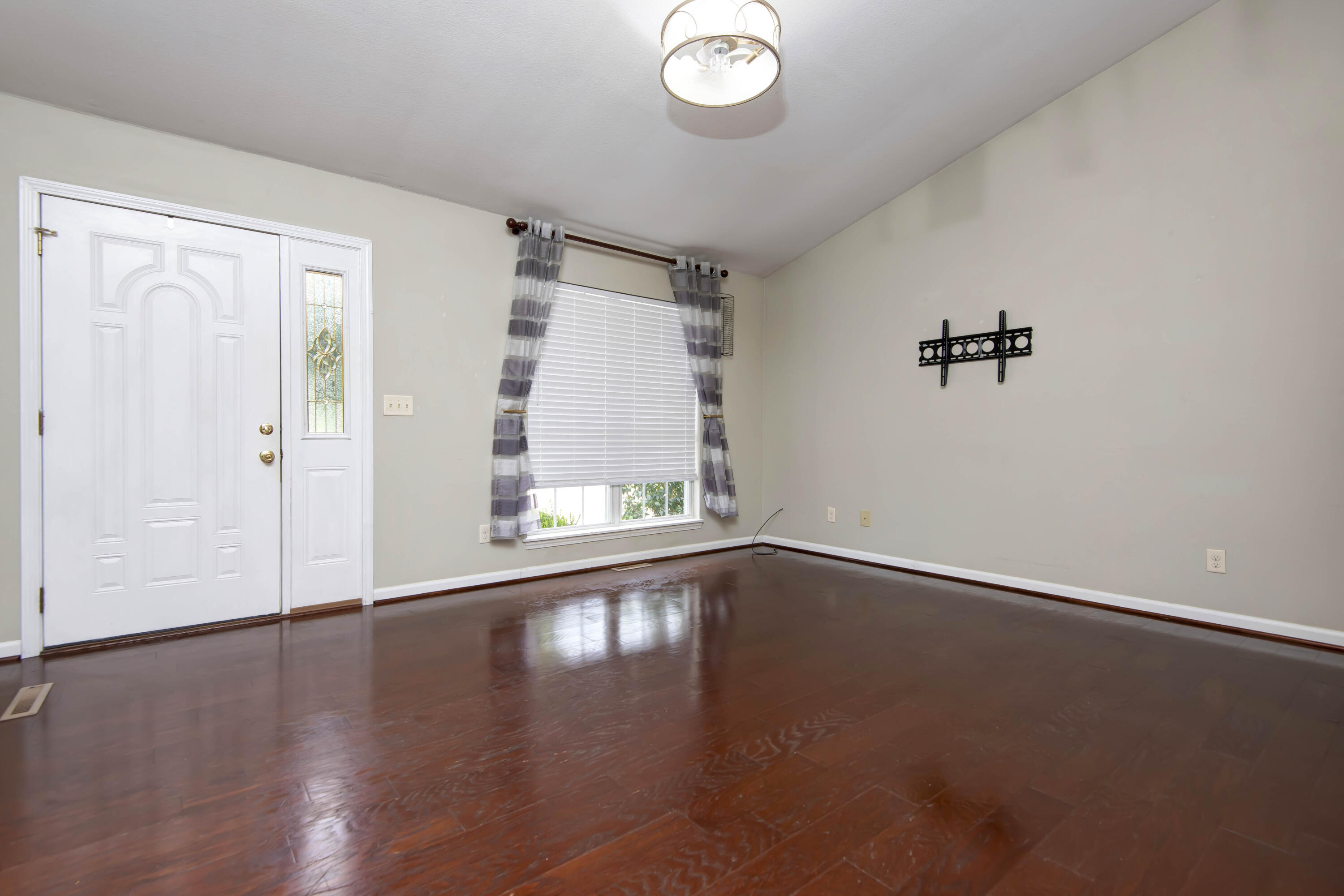 220 Blossom Valley Property Photo 6