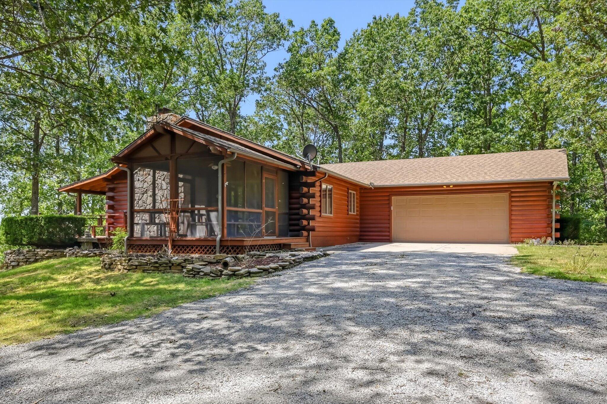 136 Oak Forest Circle Property Photo 2