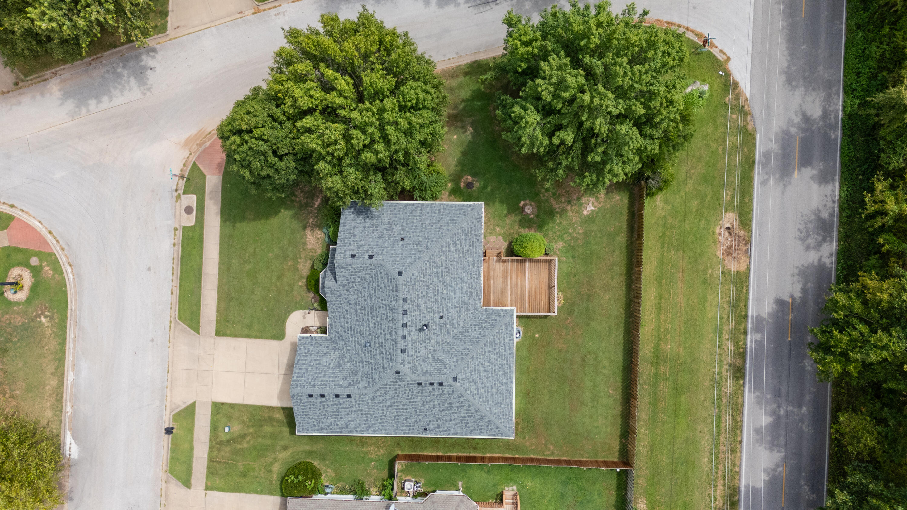 2226 East Kathryn Drive Property Photo 4