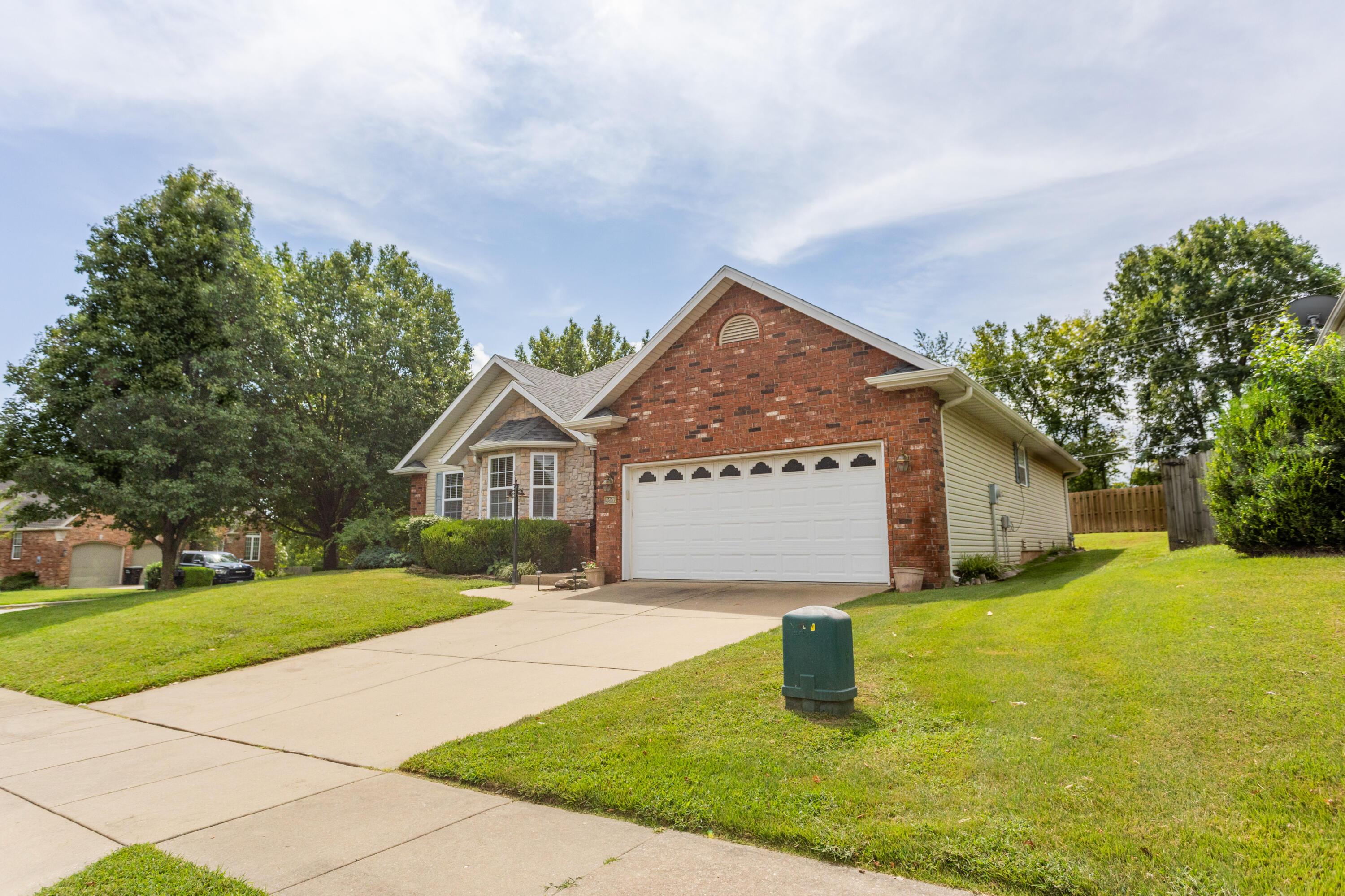 2226 East Kathryn Drive Property Photo 6