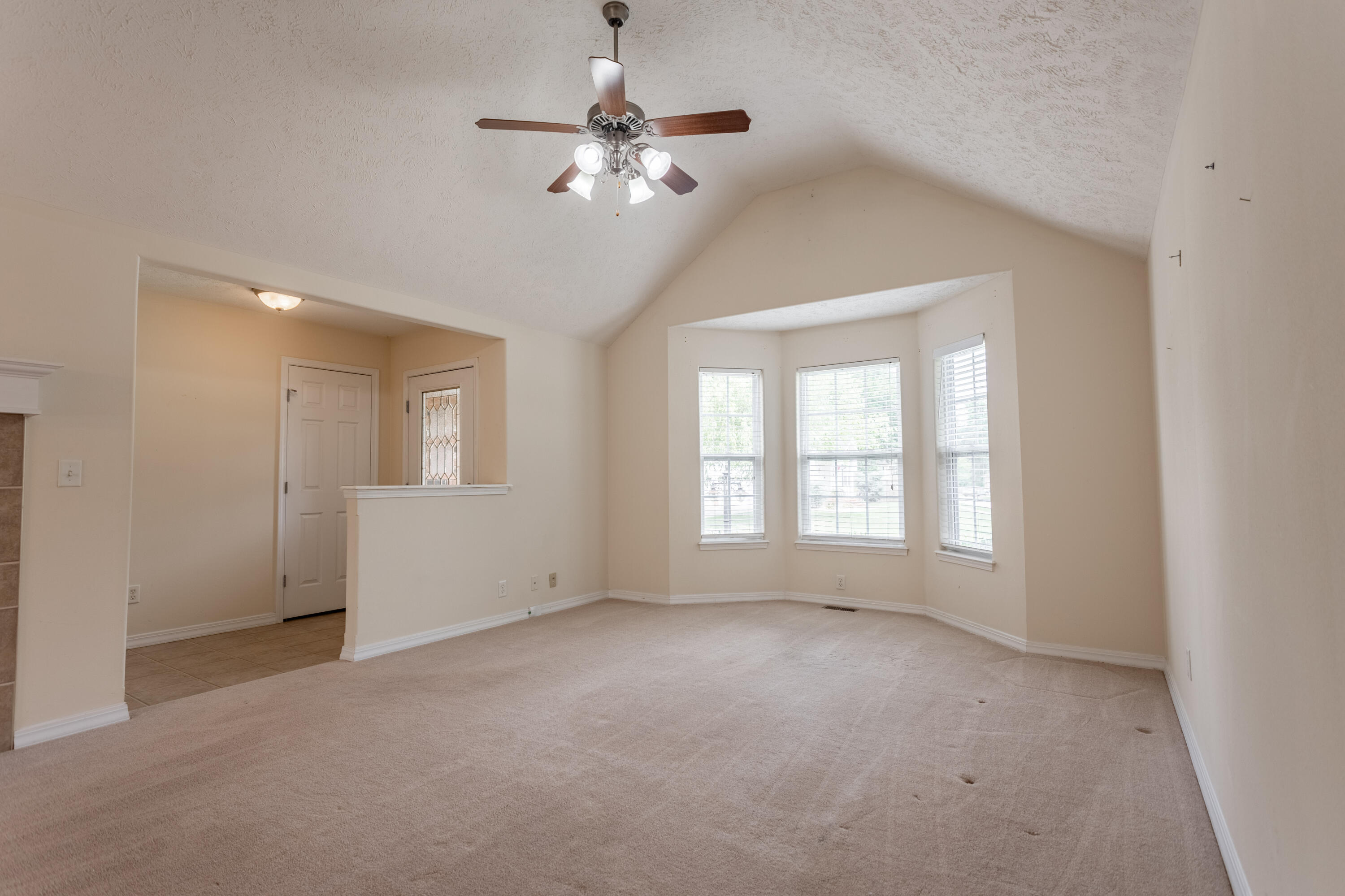 2226 East Kathryn Drive Property Photo 8
