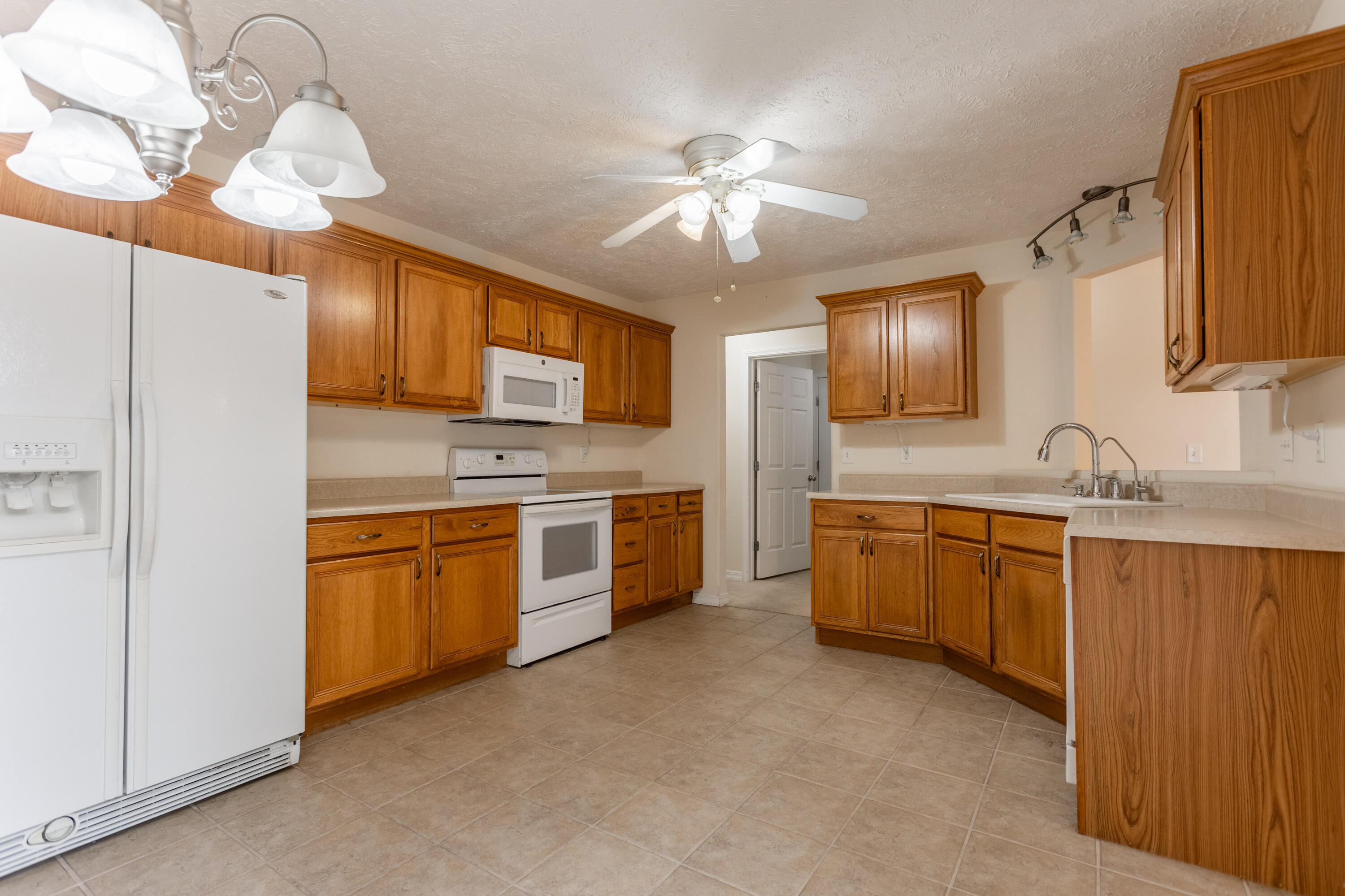 2226 East Kathryn Drive Property Photo 16