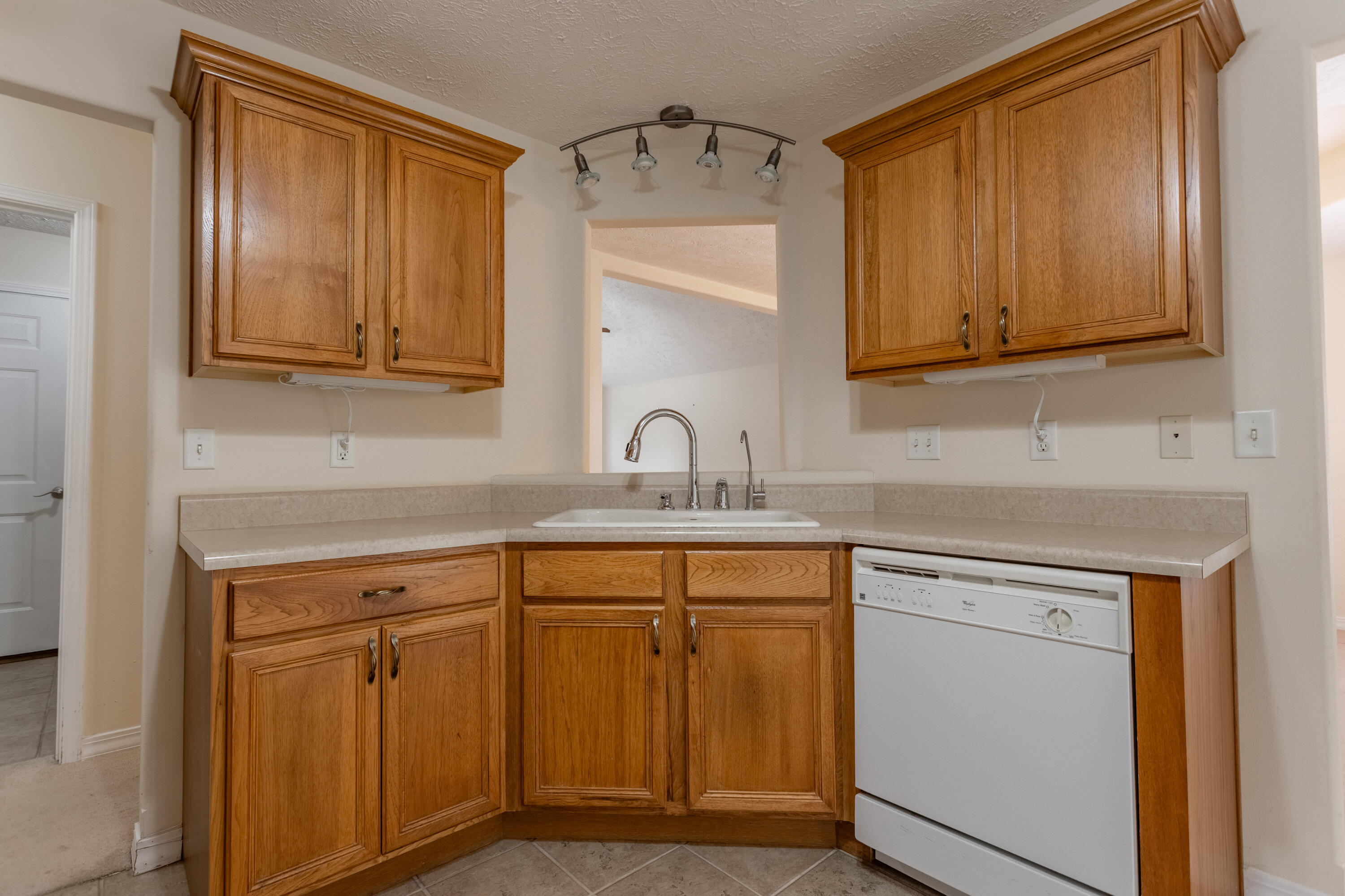 2226 East Kathryn Drive Property Photo 17