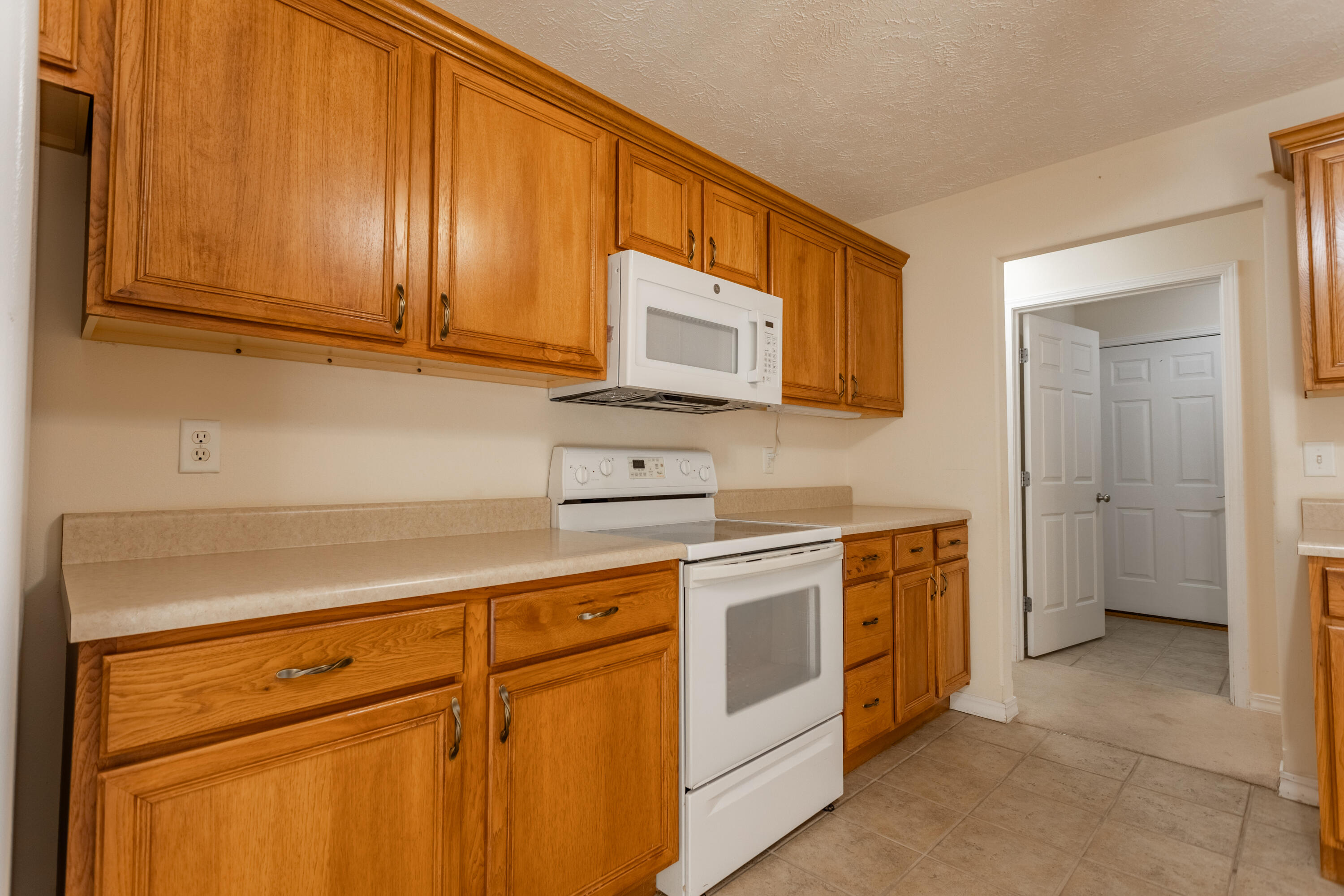 2226 East Kathryn Drive Property Photo 18
