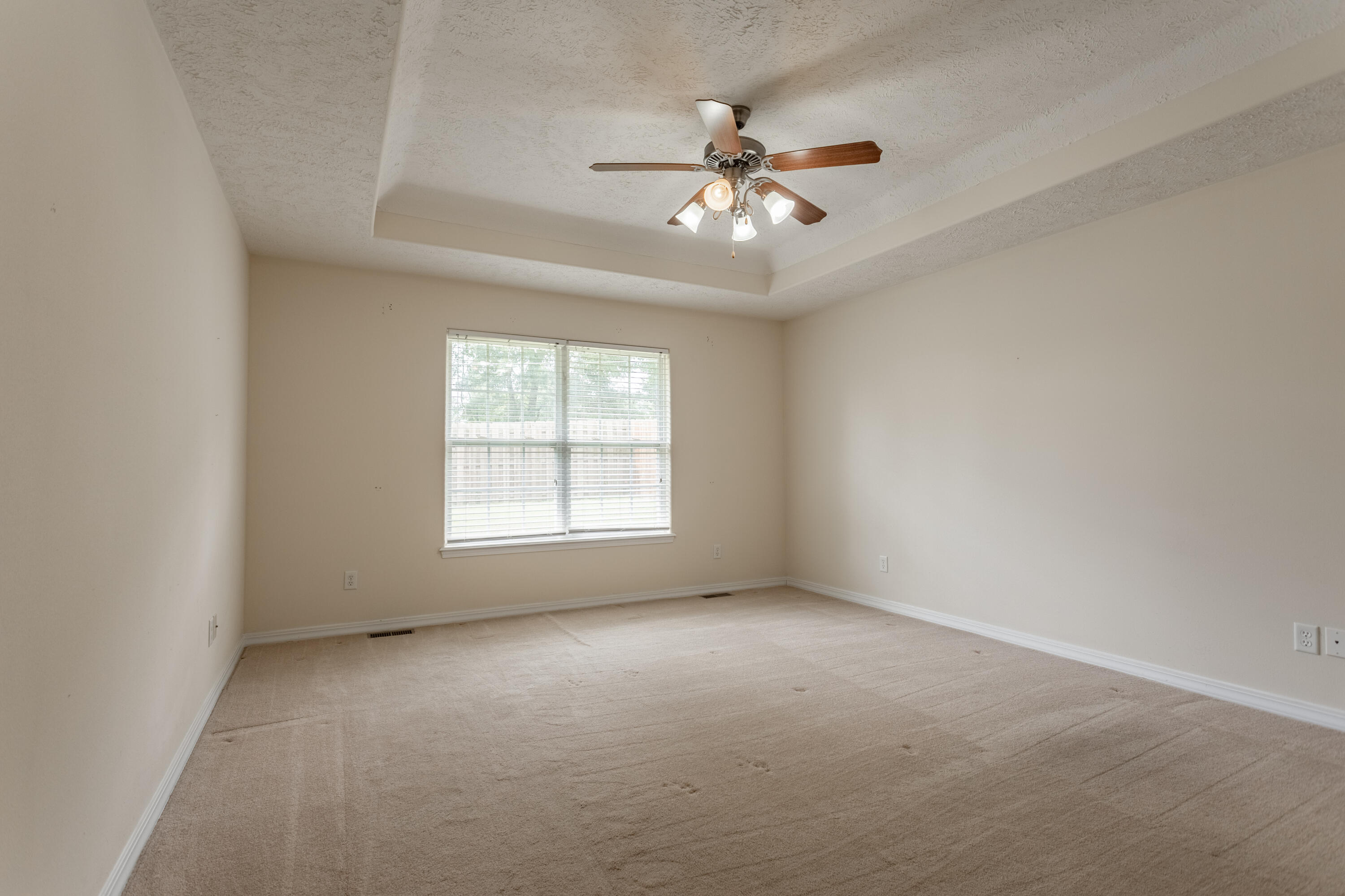 2226 East Kathryn Drive Property Photo 21