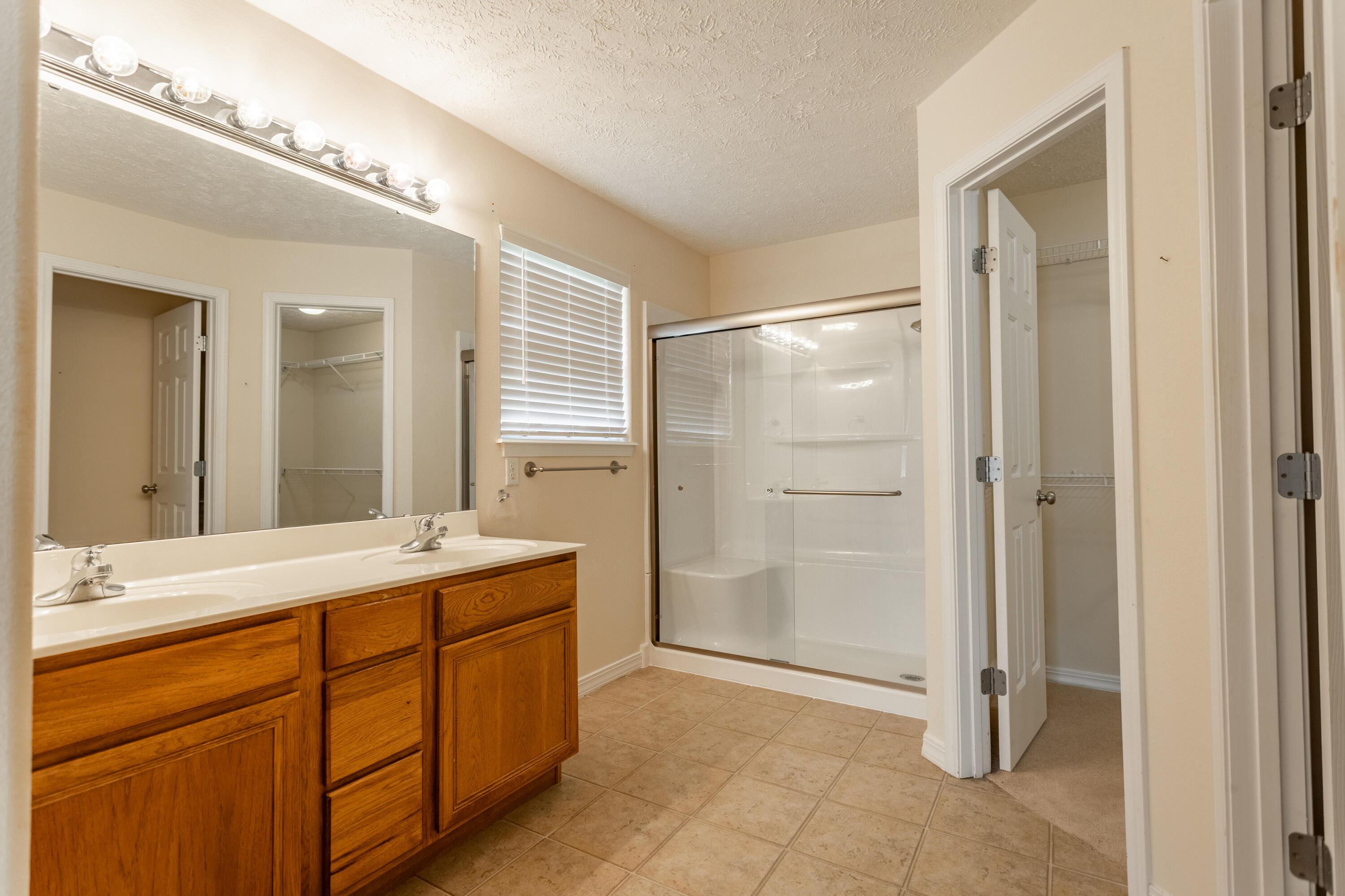 2226 East Kathryn Drive Property Photo 22