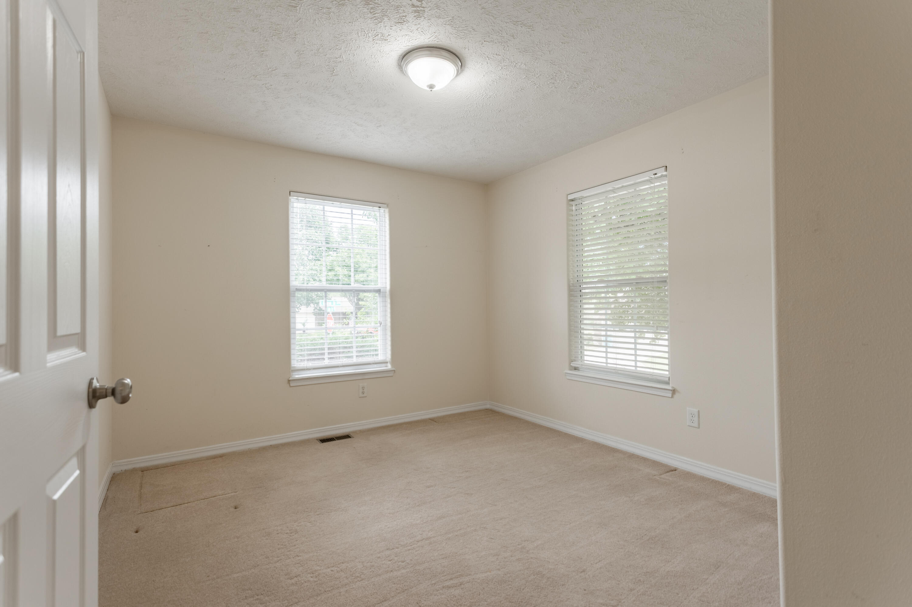 2226 East Kathryn Drive Property Photo 25