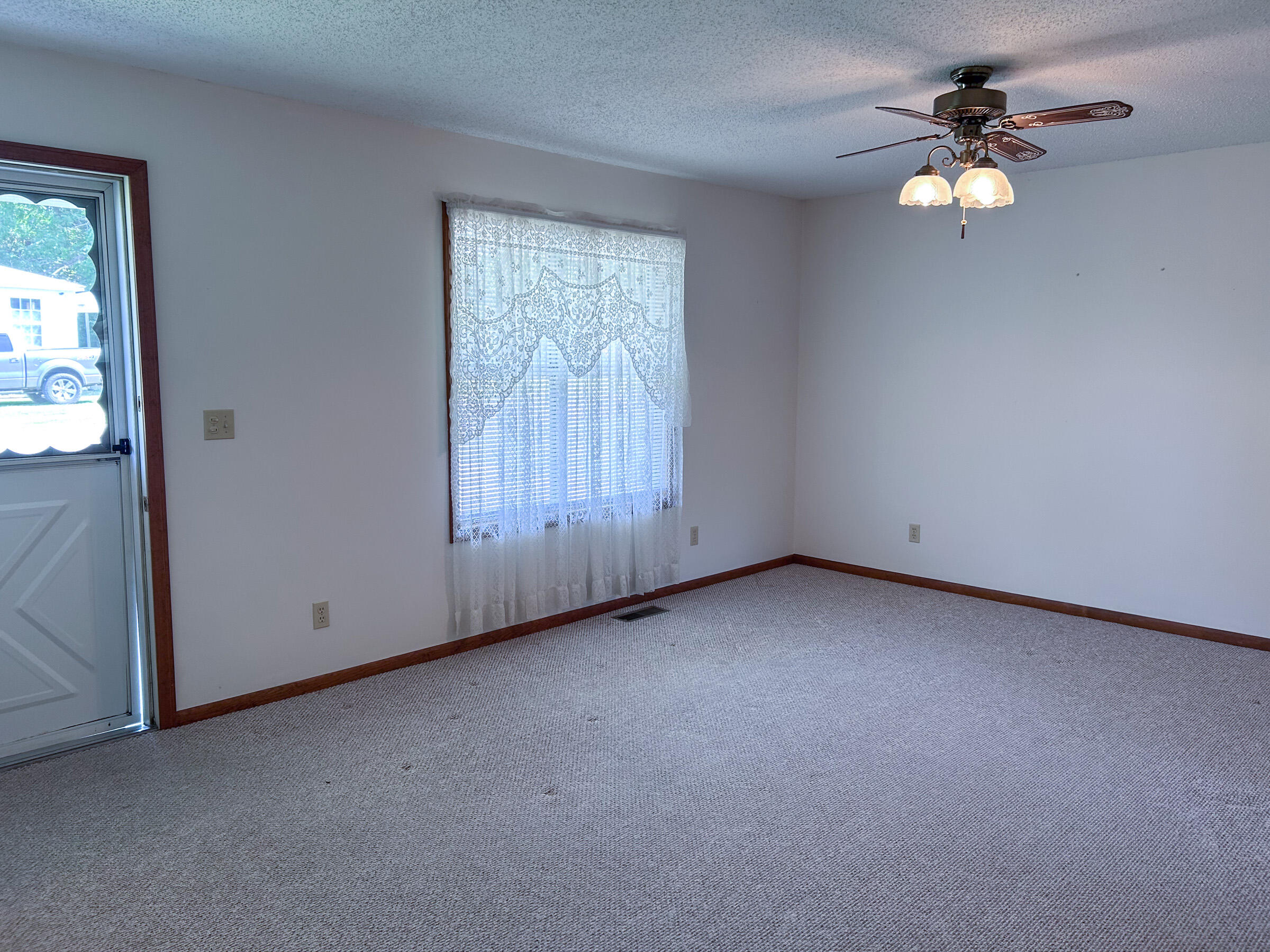 316 West 5th Street Property Photo 8