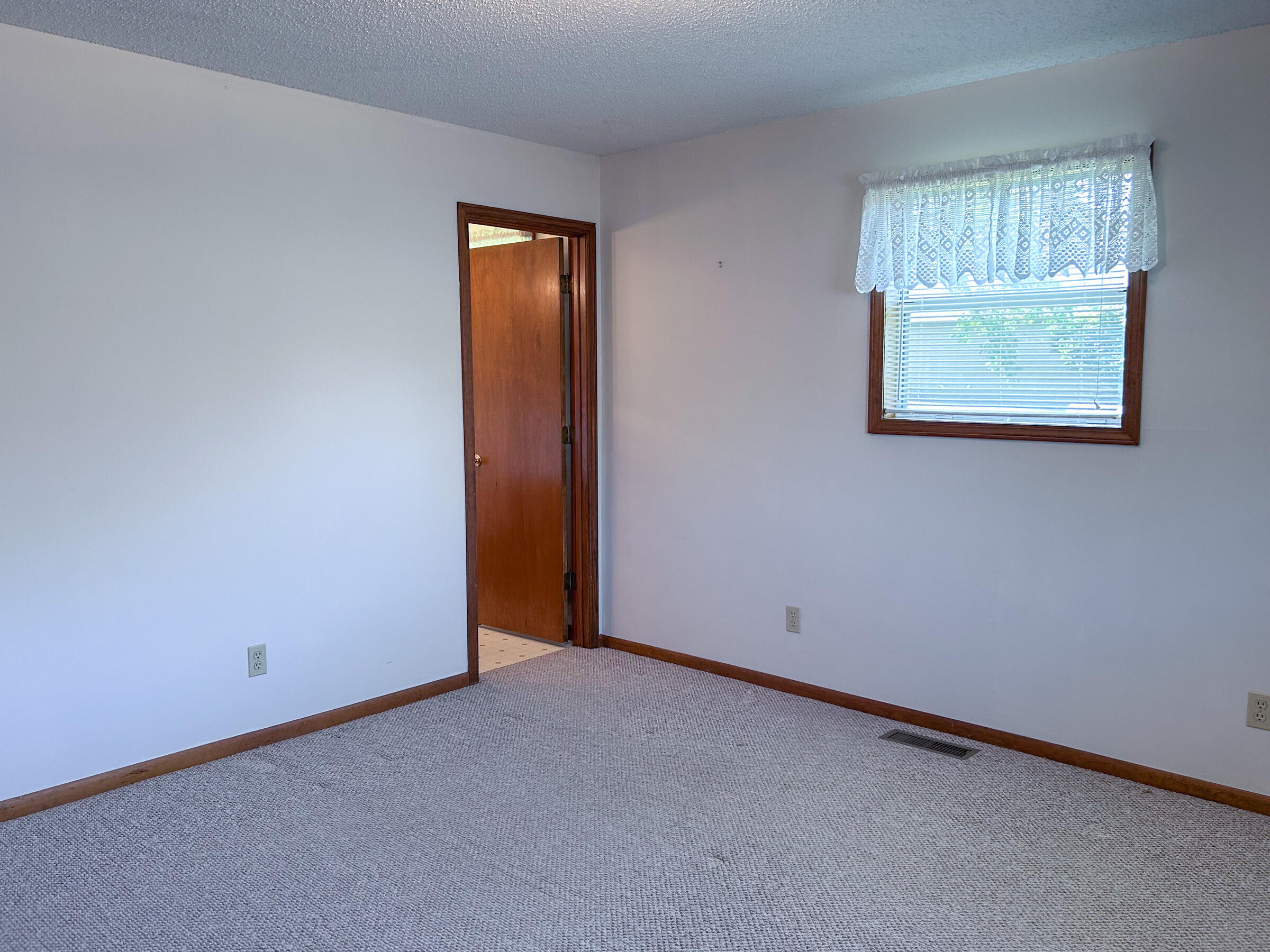 316 West 5th Street Property Photo 14