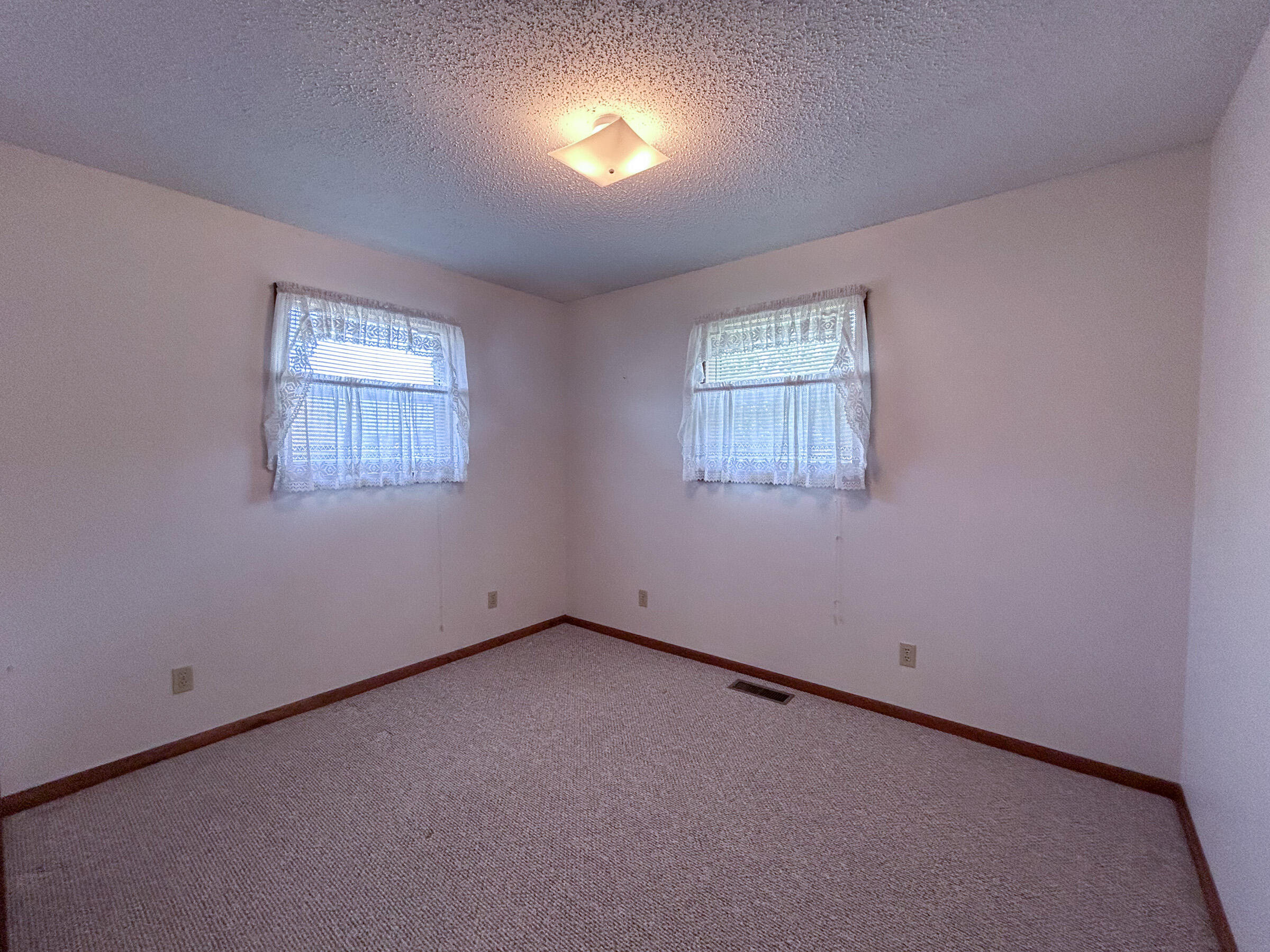 316 West 5th Street Property Photo 16