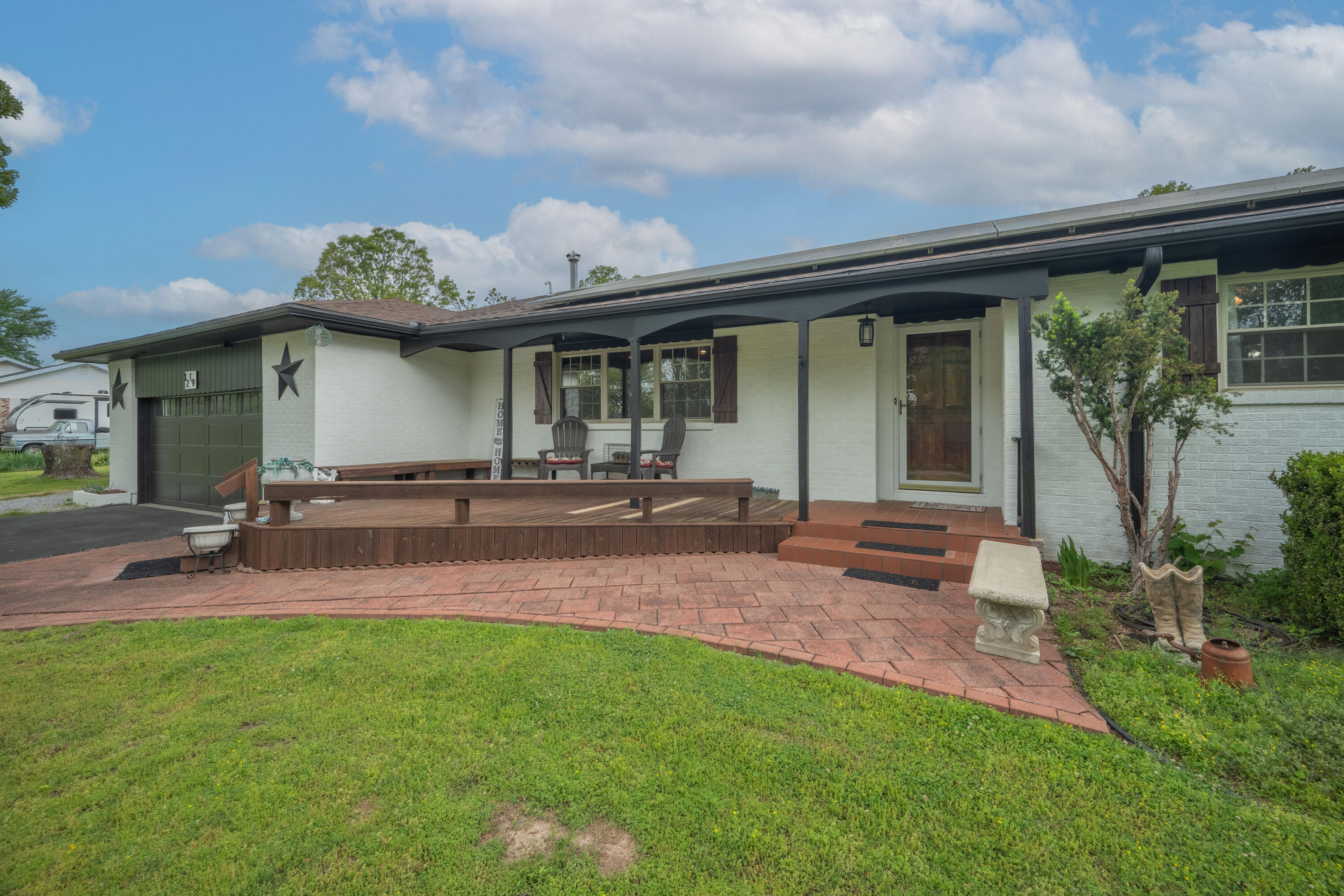 3219 Moorhead Drive Property Photo 1