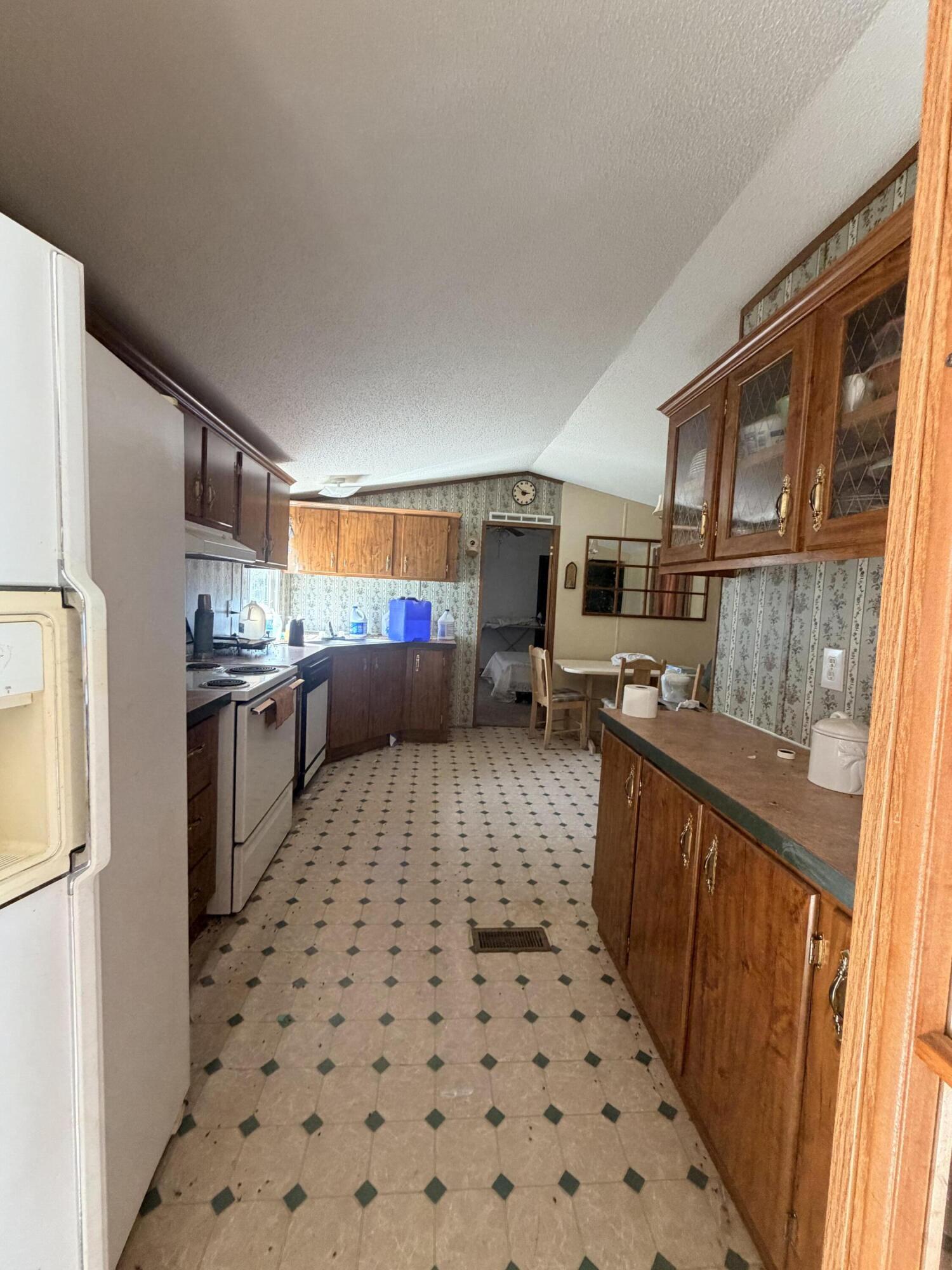 5938 Cr-585 Property Photo 15