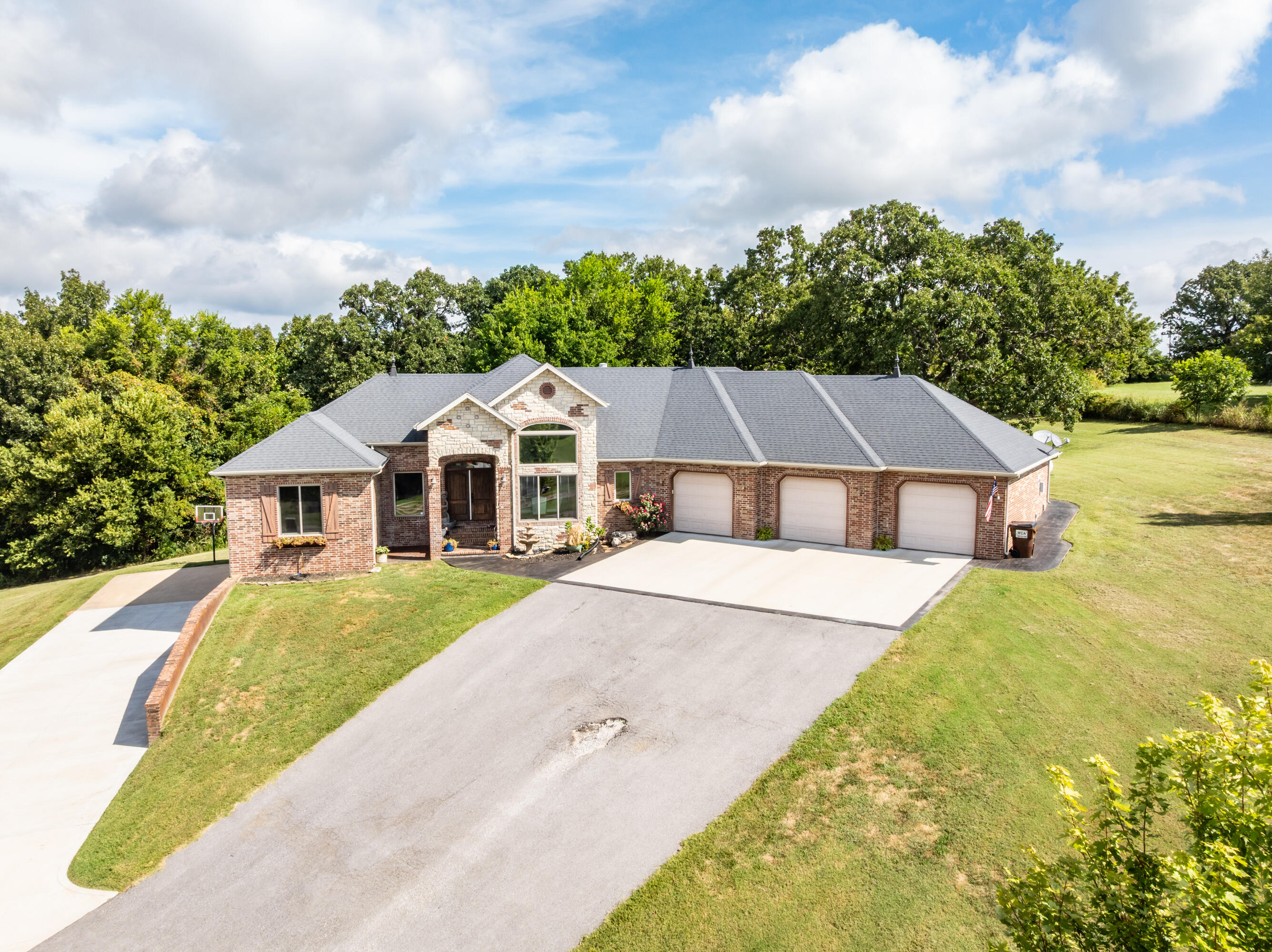 11423 Benjamin Property Photo 2