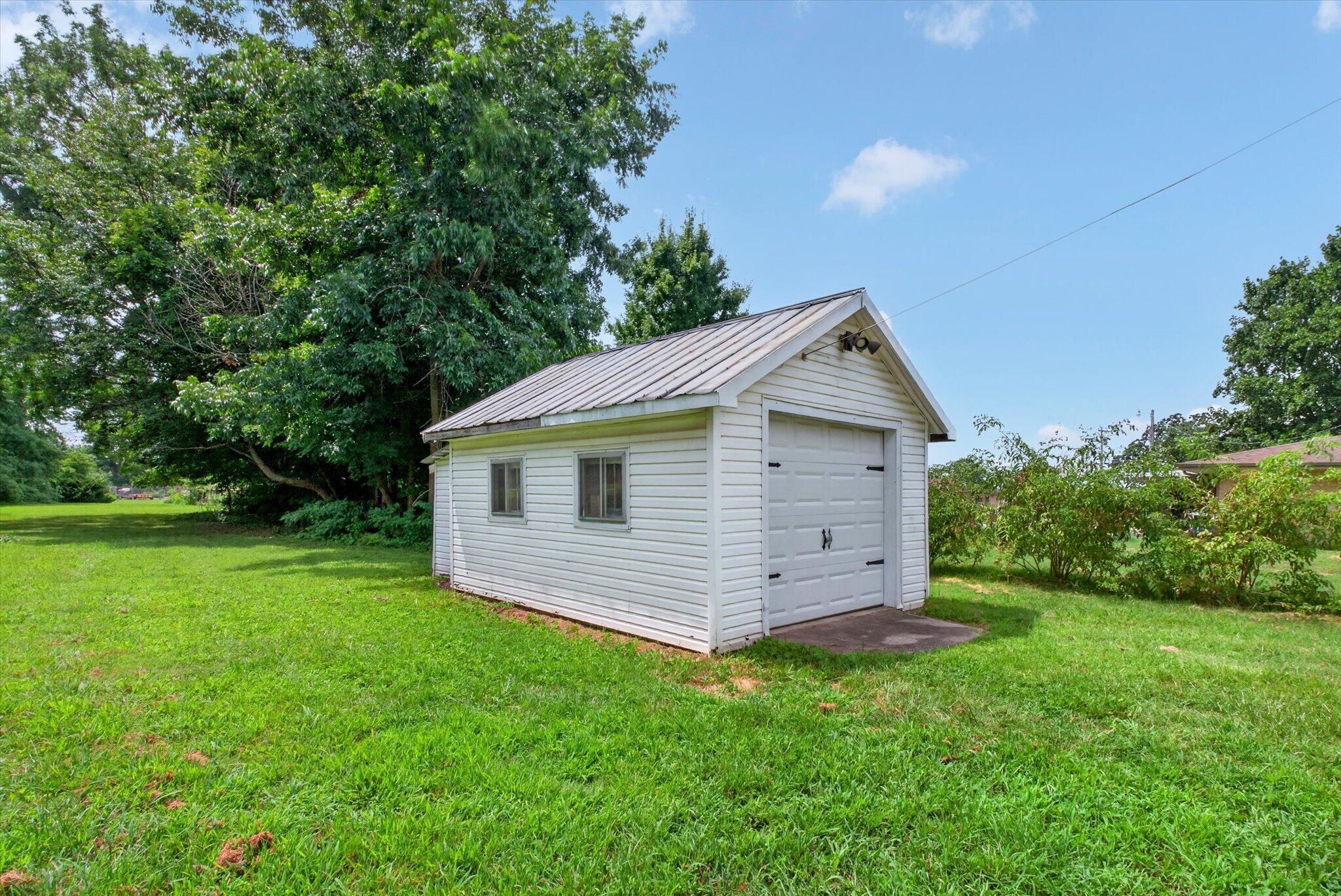438 Lucas Street Property Photo 19