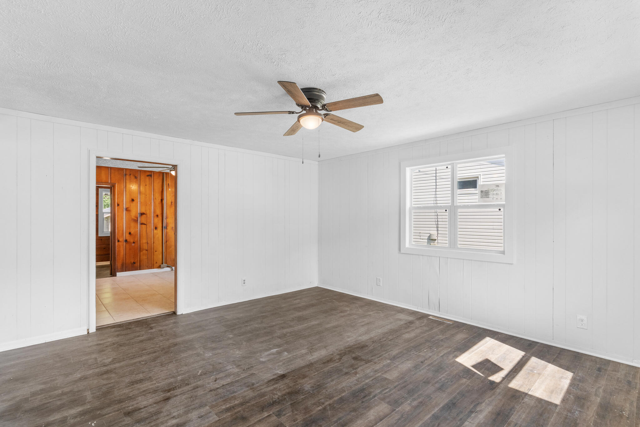 2509 North Kellett Avenue Property Photo 6