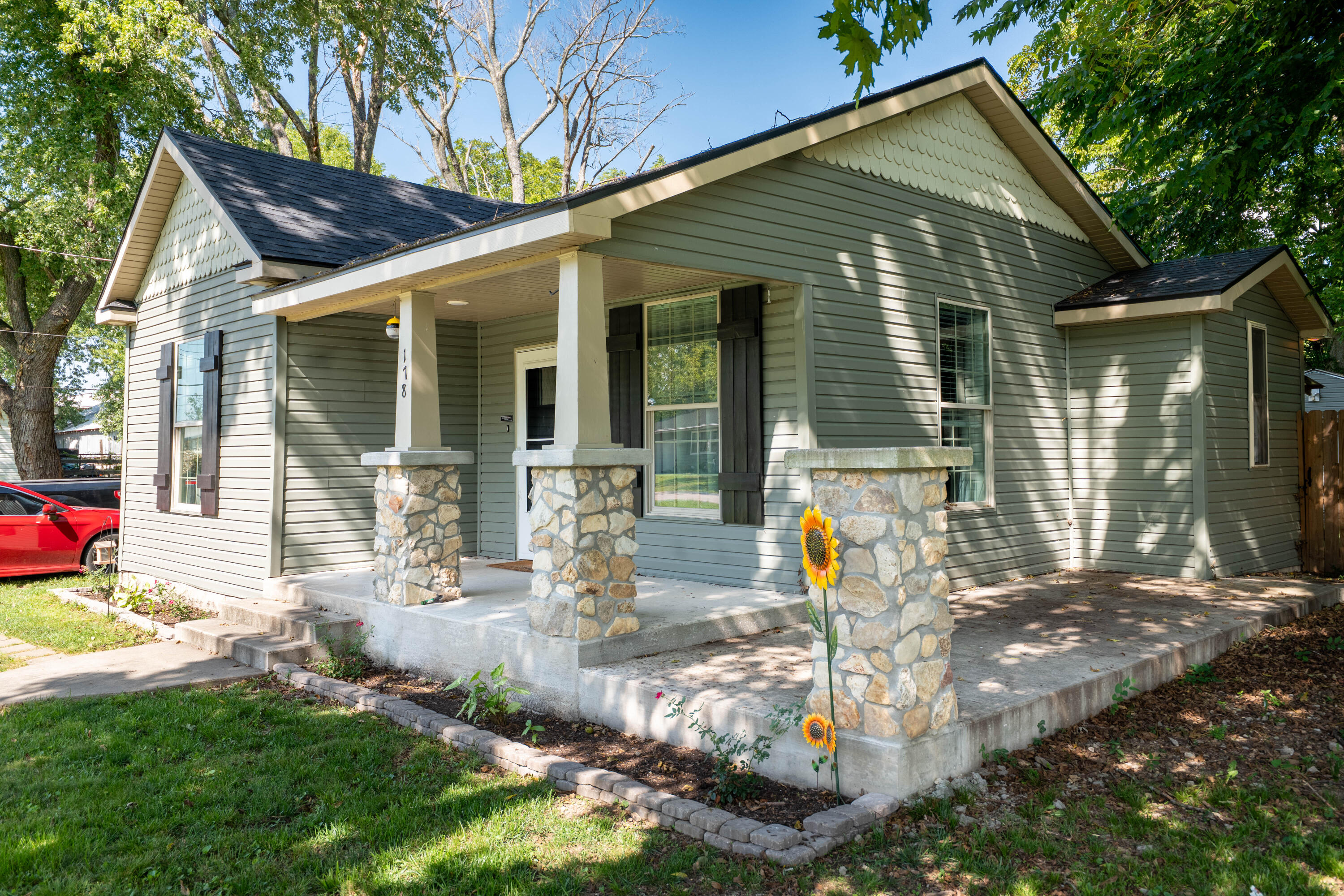178 South Avenue Property Photo 4