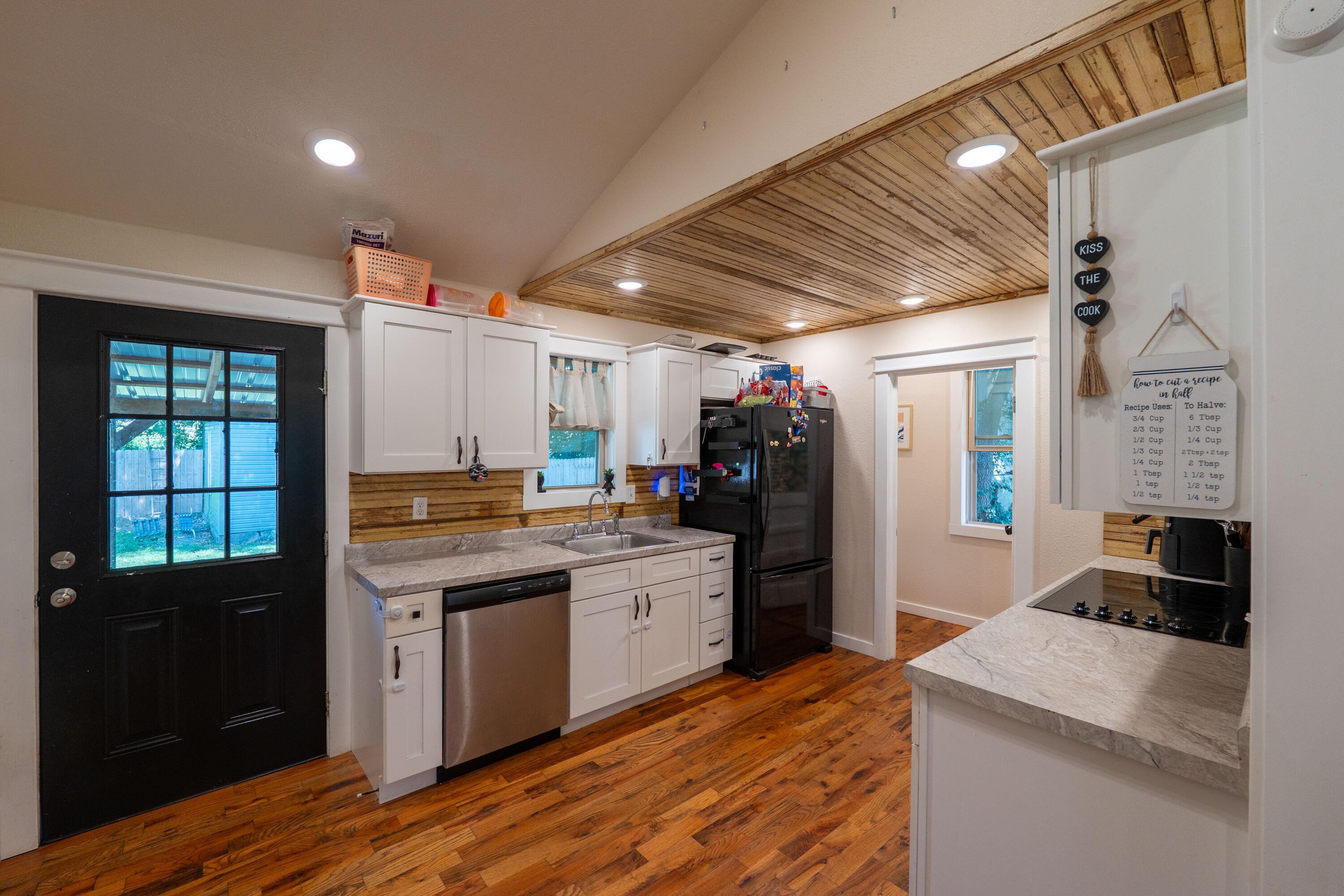 178 South Avenue Property Photo 7