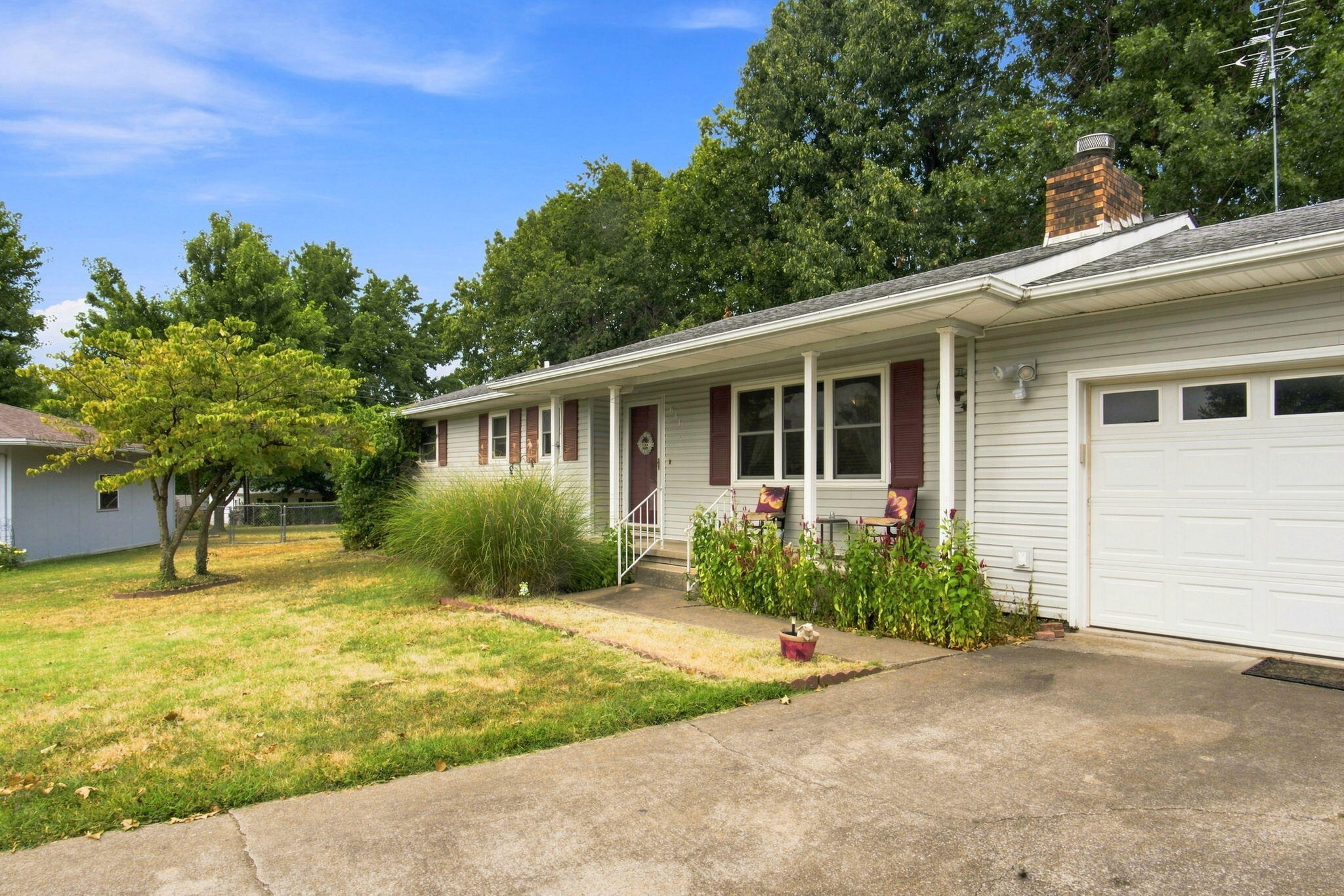 611 Elliff Drive Property Photo 3