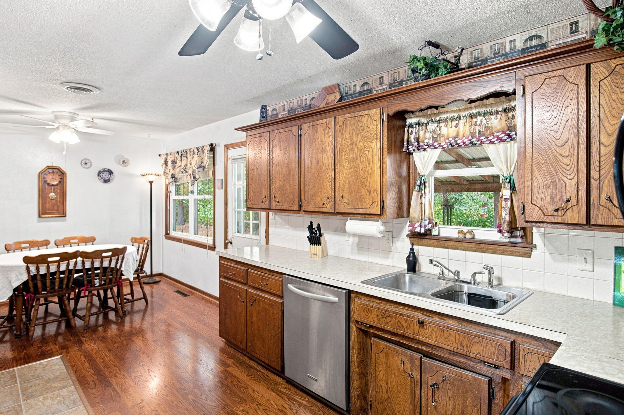 611 Elliff Drive Property Photo 7