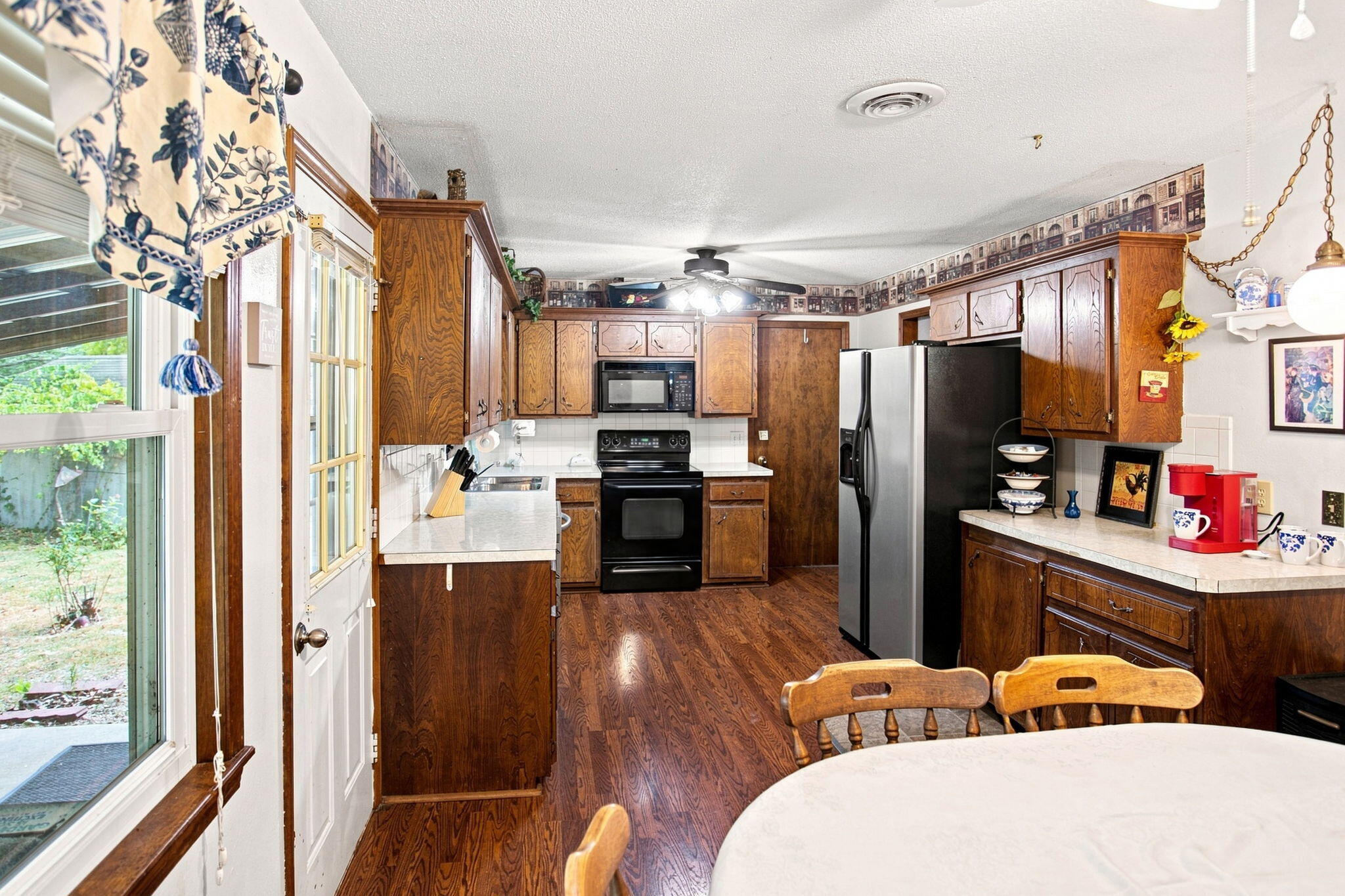611 Elliff Drive Property Photo 8