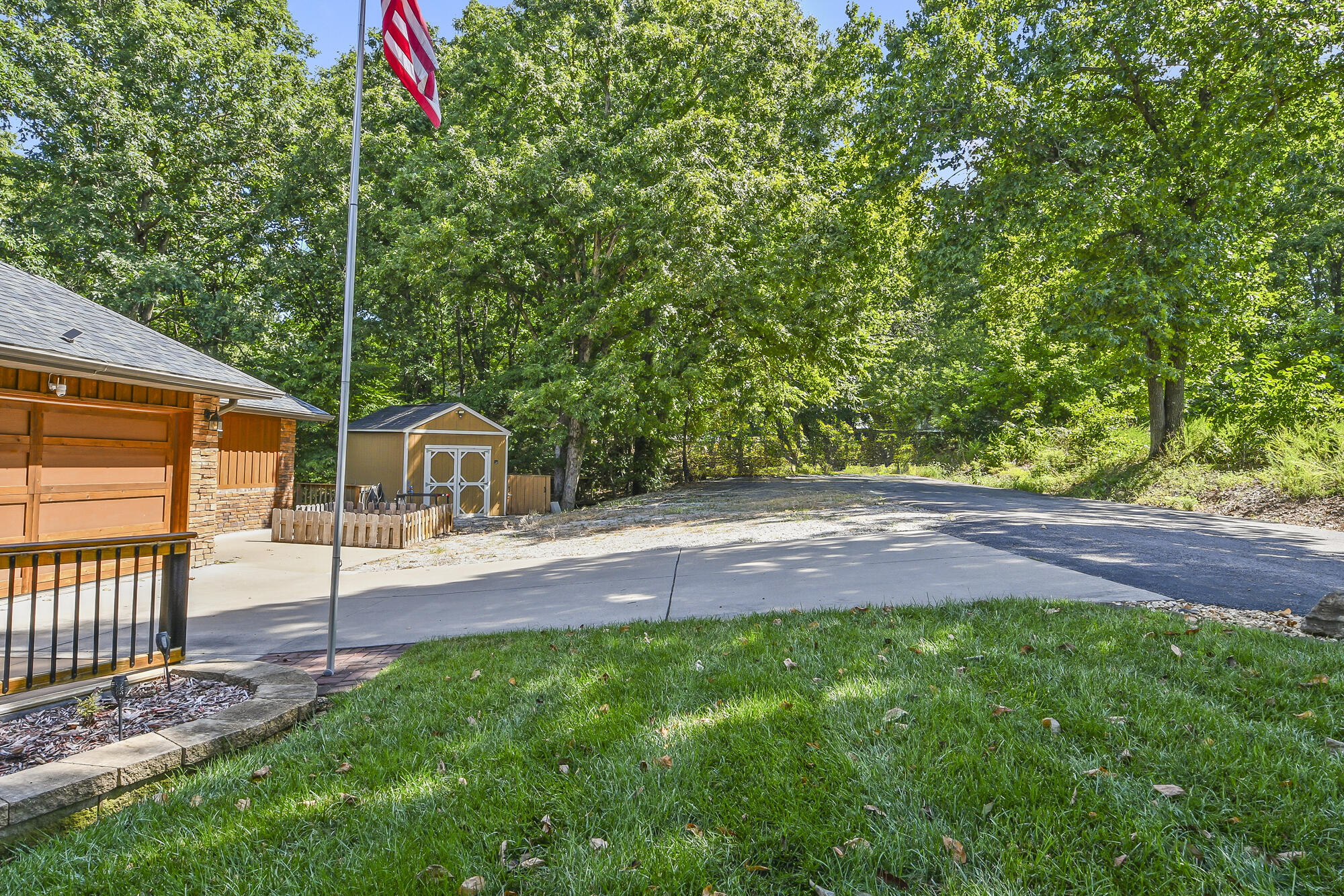 15 Lovers Lane Property Photo 4