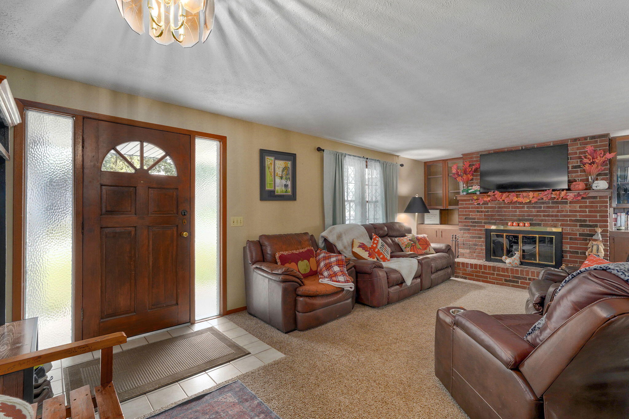 2633 West Village Lane Property Photo 6