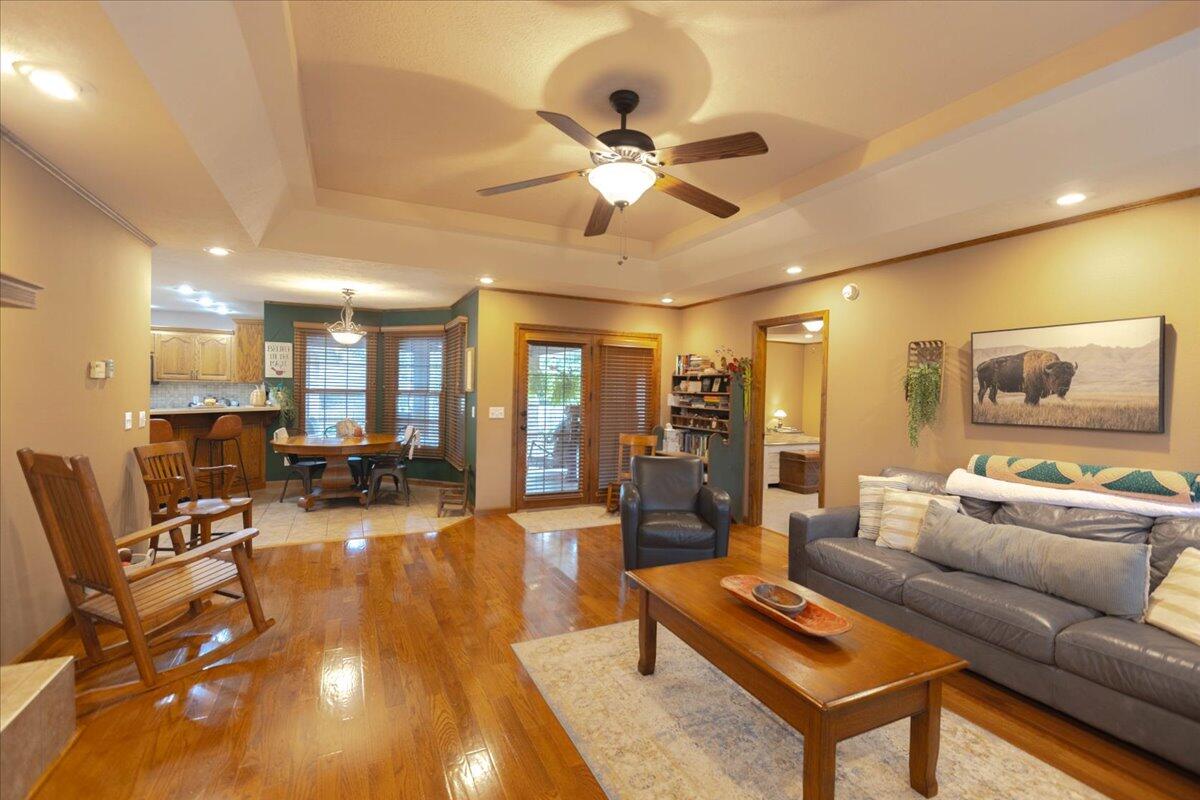 503 Primrose Lane Property Photo 6