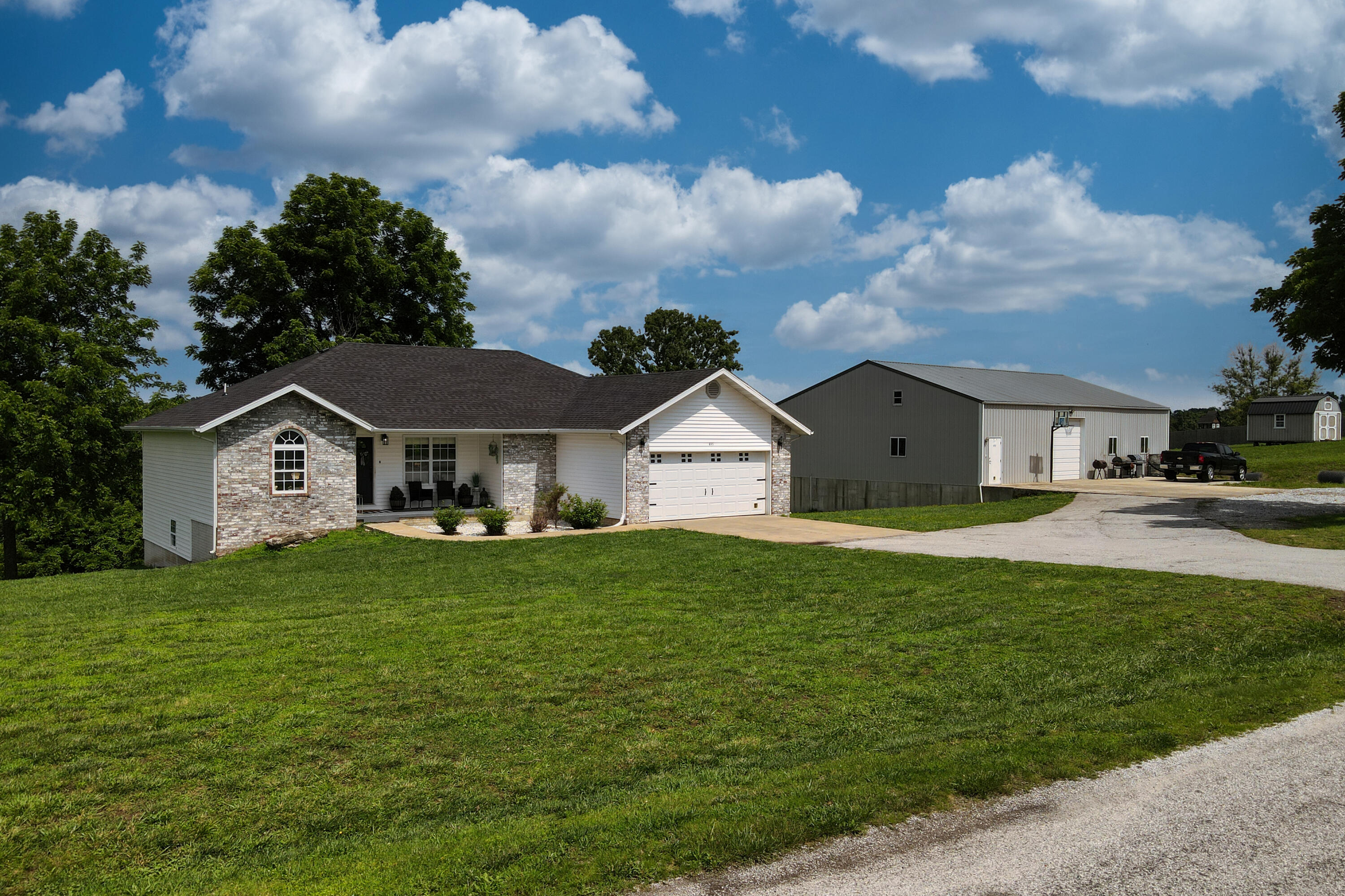 495 Bear Ridge Property Photo 4