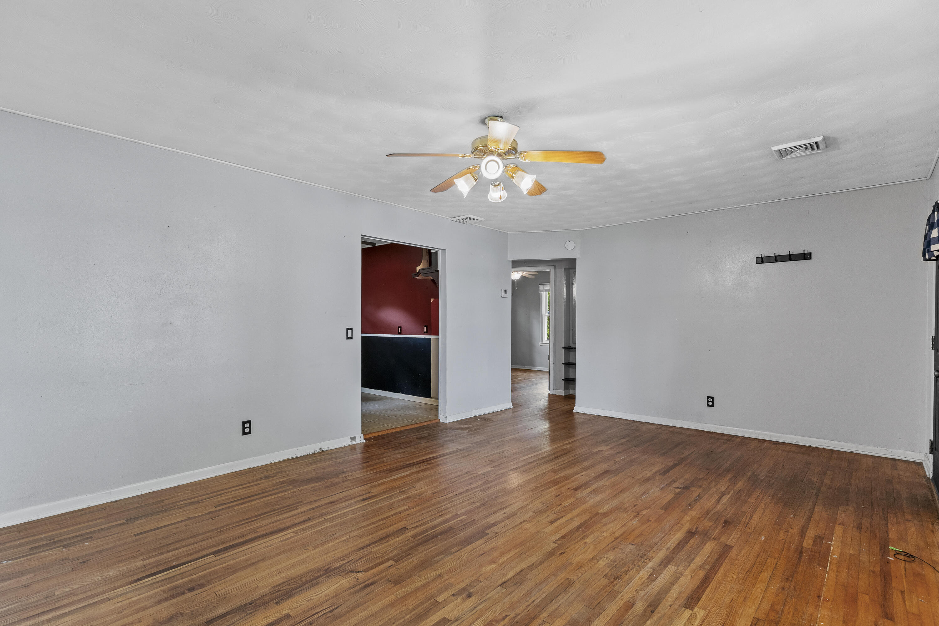 1013 North Albany Avenue Property Photo 8