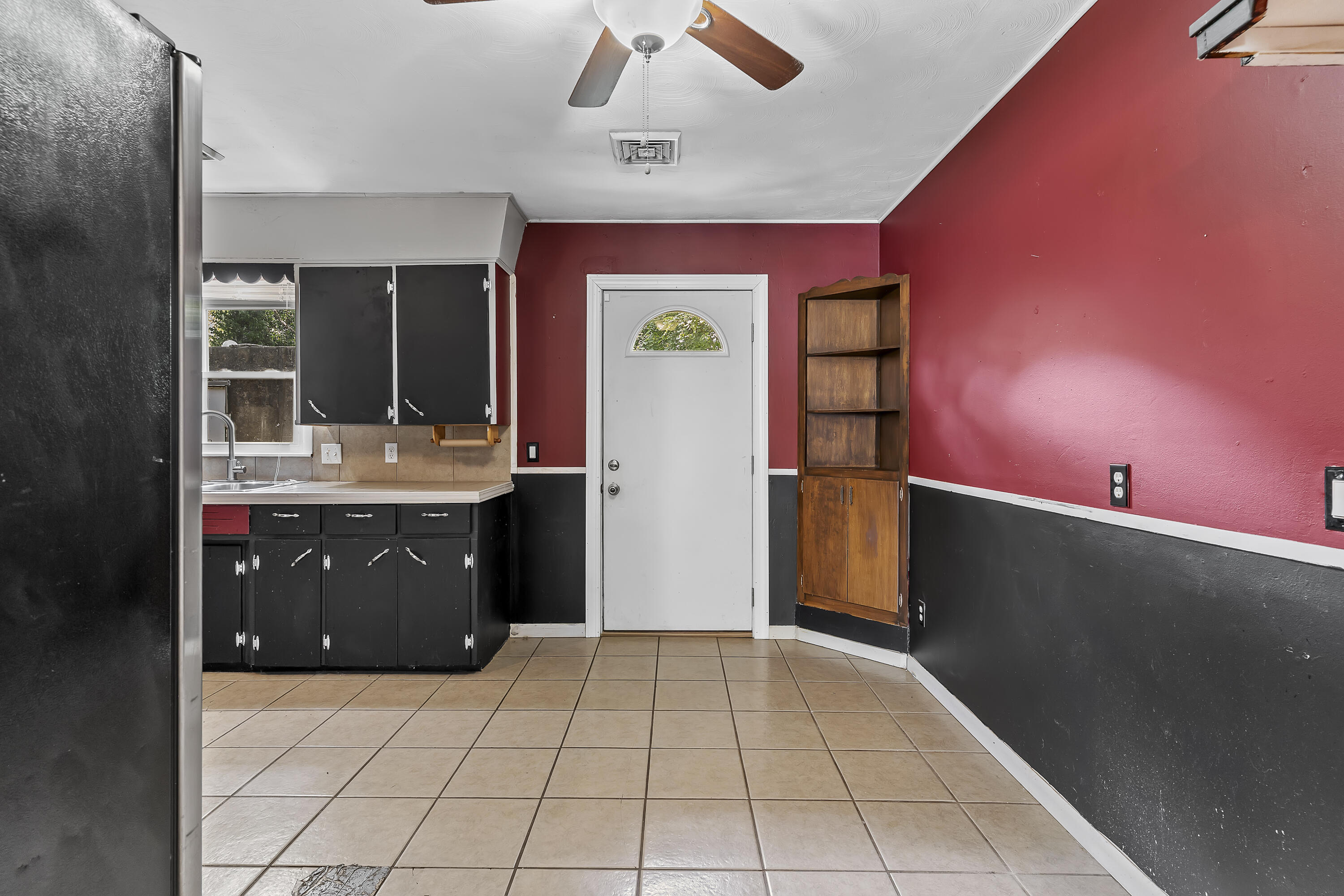 1013 North Albany Avenue Property Photo 9