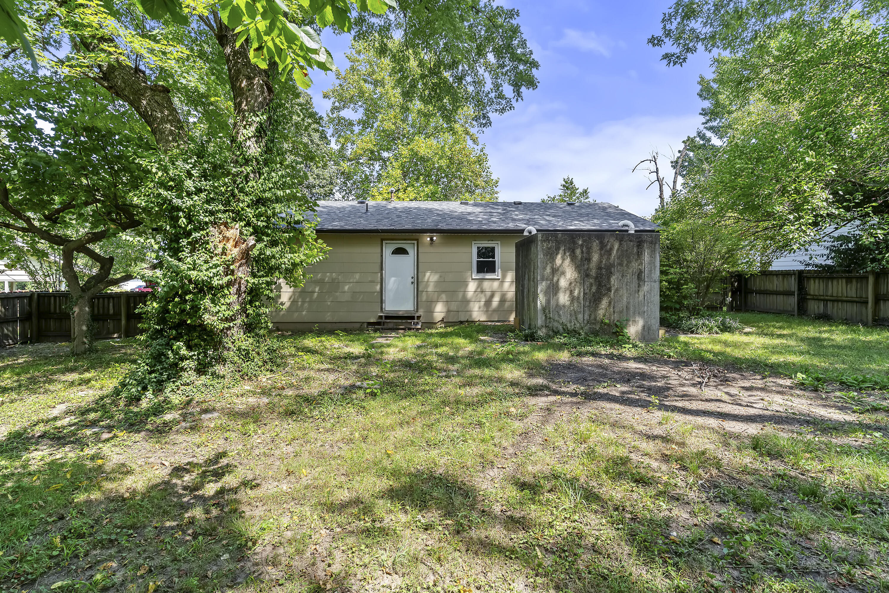 1013 North Albany Avenue Property Photo 23