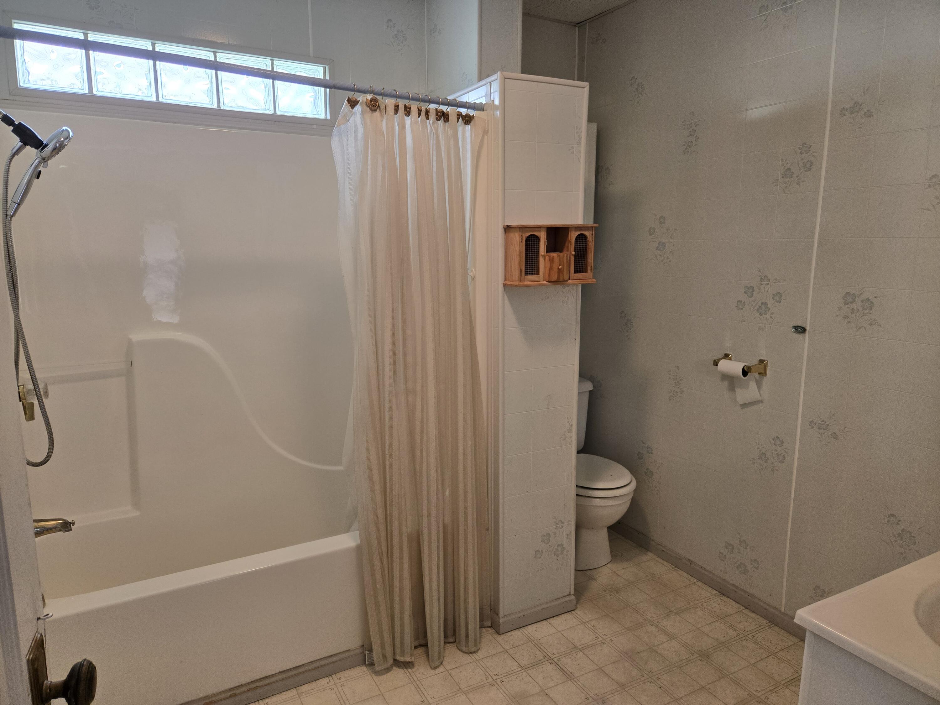 1224 North Broadway Avenue Property Photo 6
