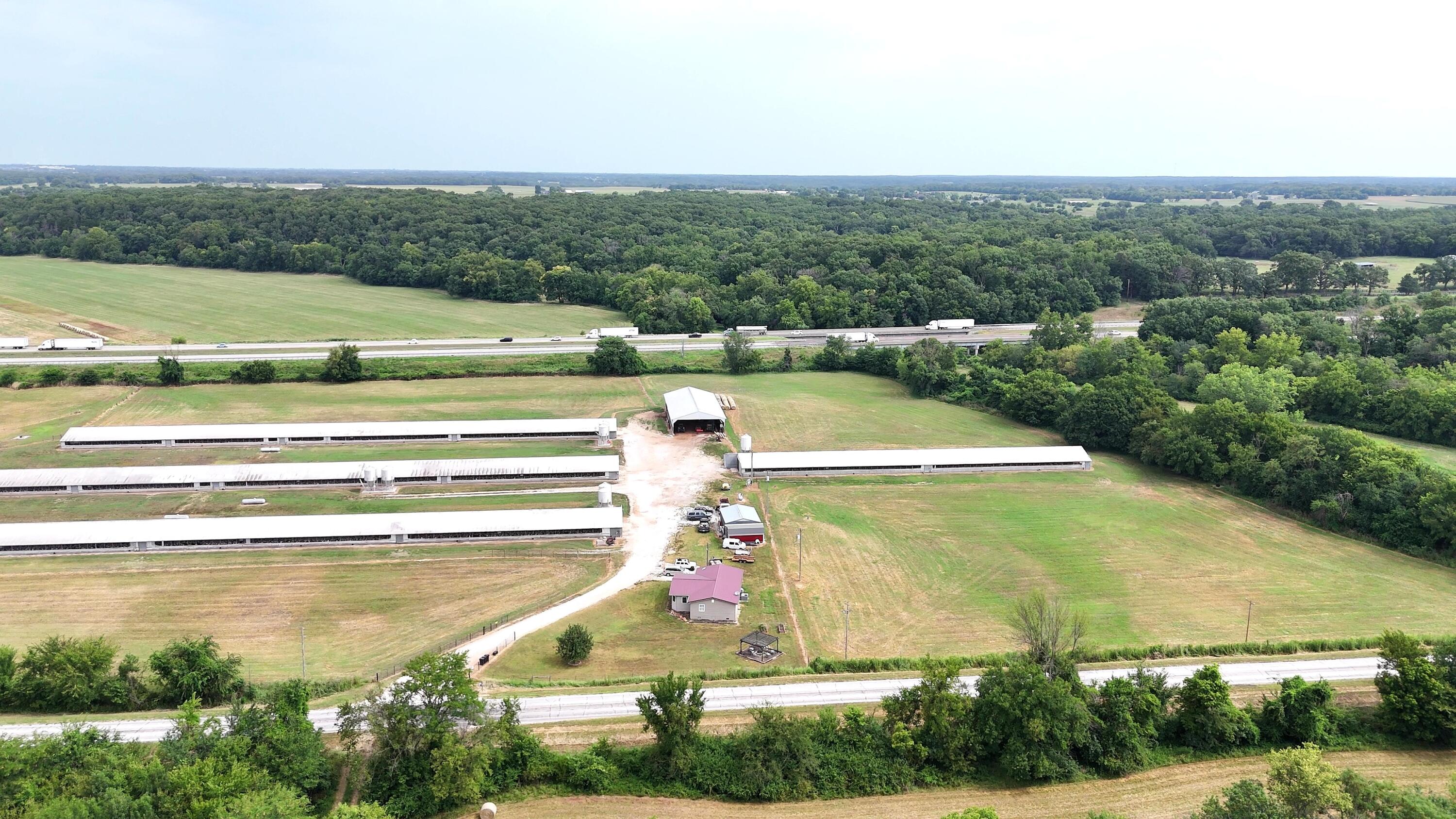 11477 North Blackberry Road Property Photo 3