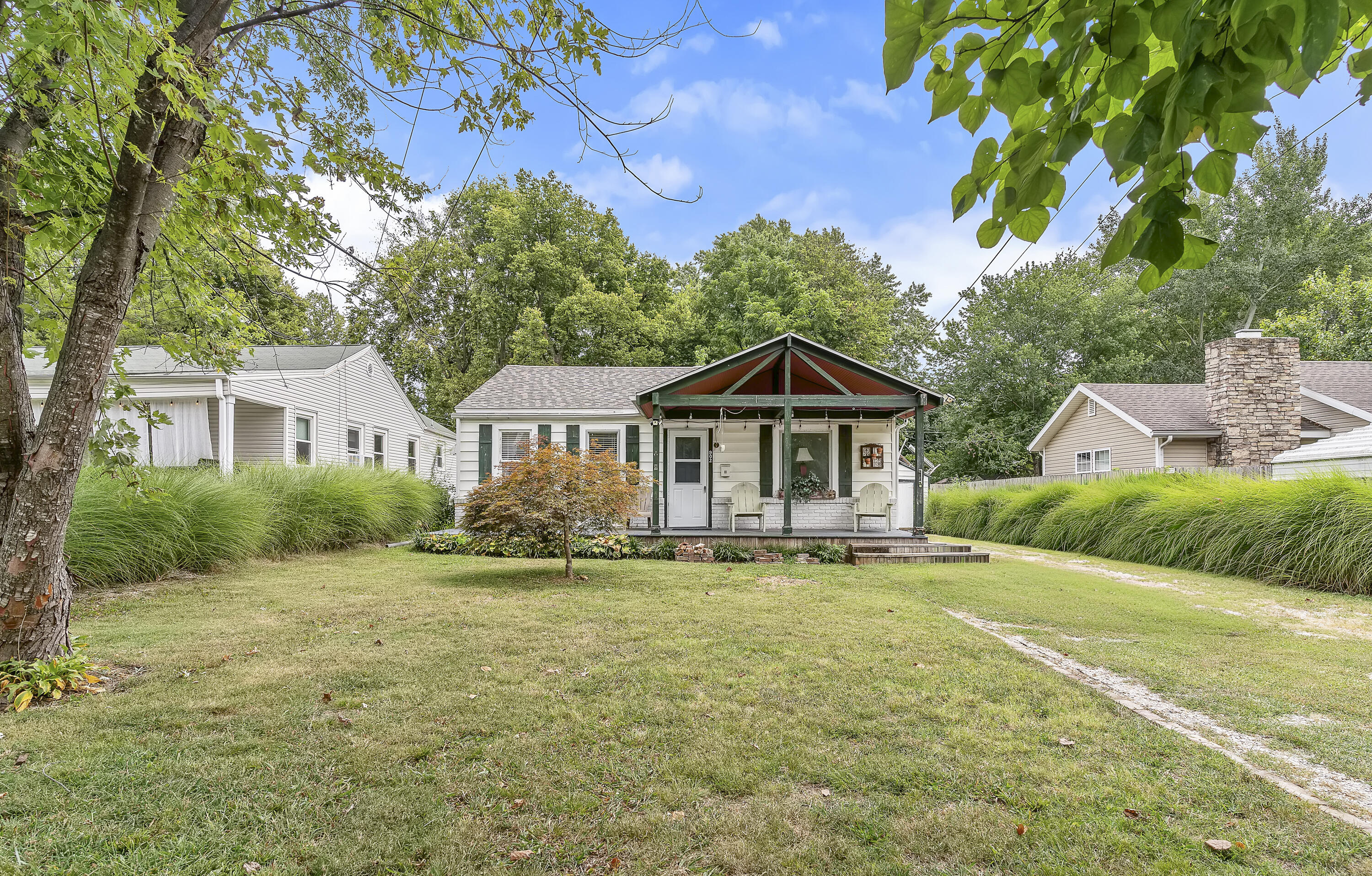 902 South Rogers Avenue Property Photo 1