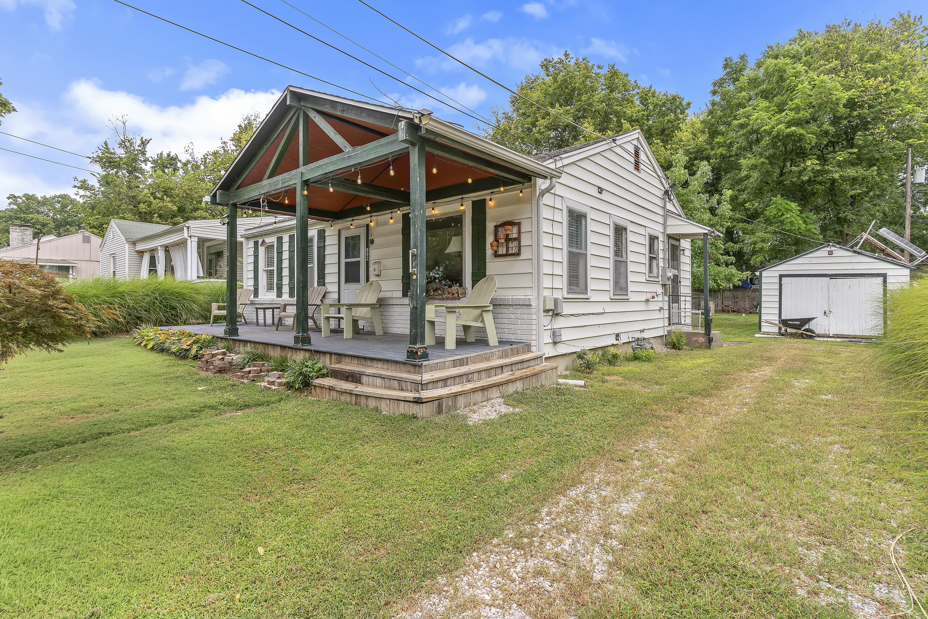 902 South Rogers Avenue Property Photo 4