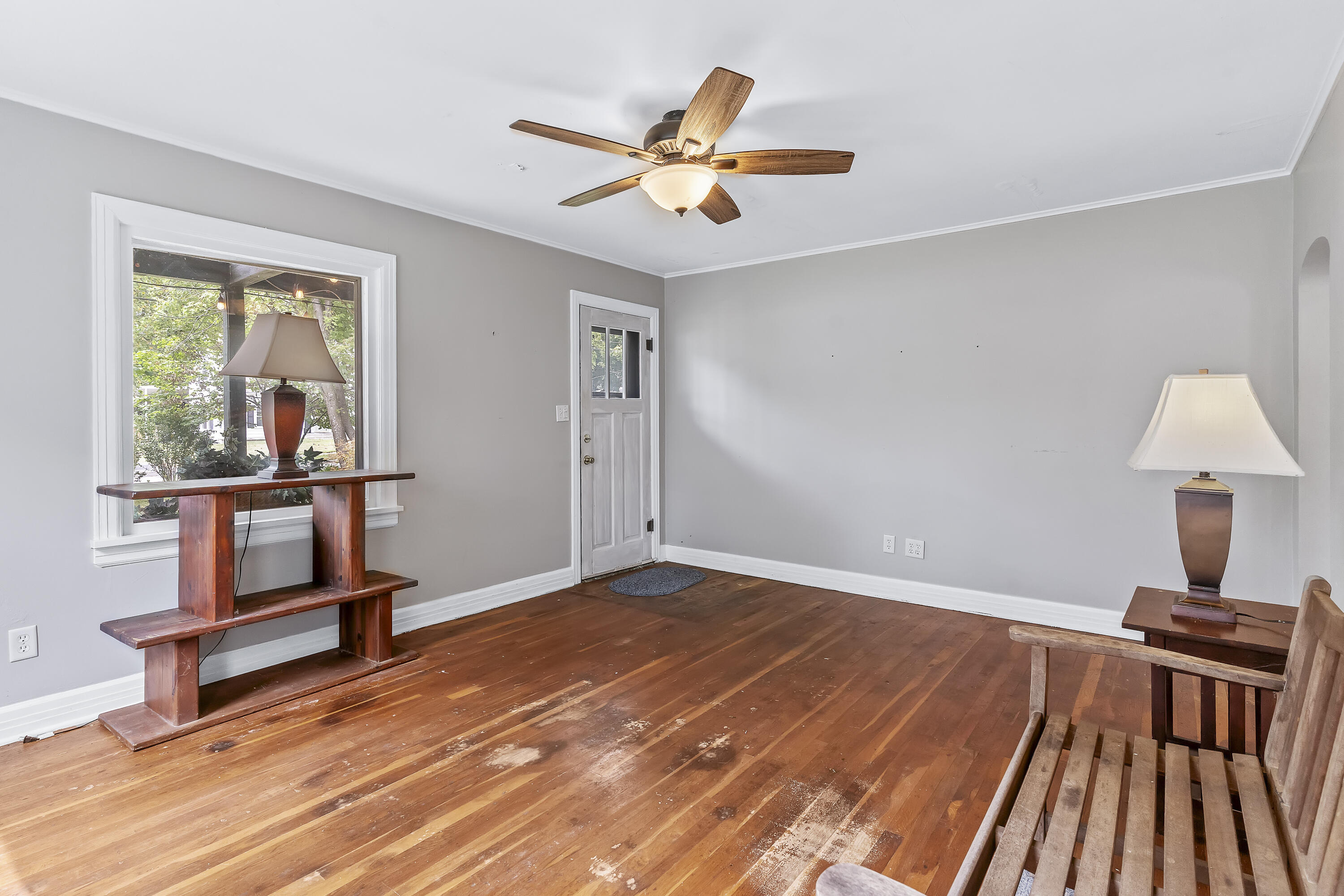 902 South Rogers Avenue Property Photo 6