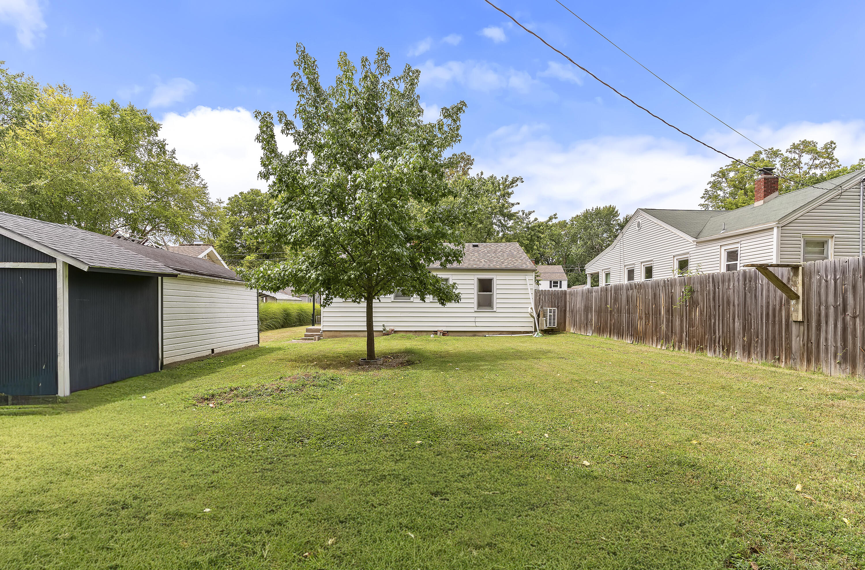 902 South Rogers Avenue Property Photo 20