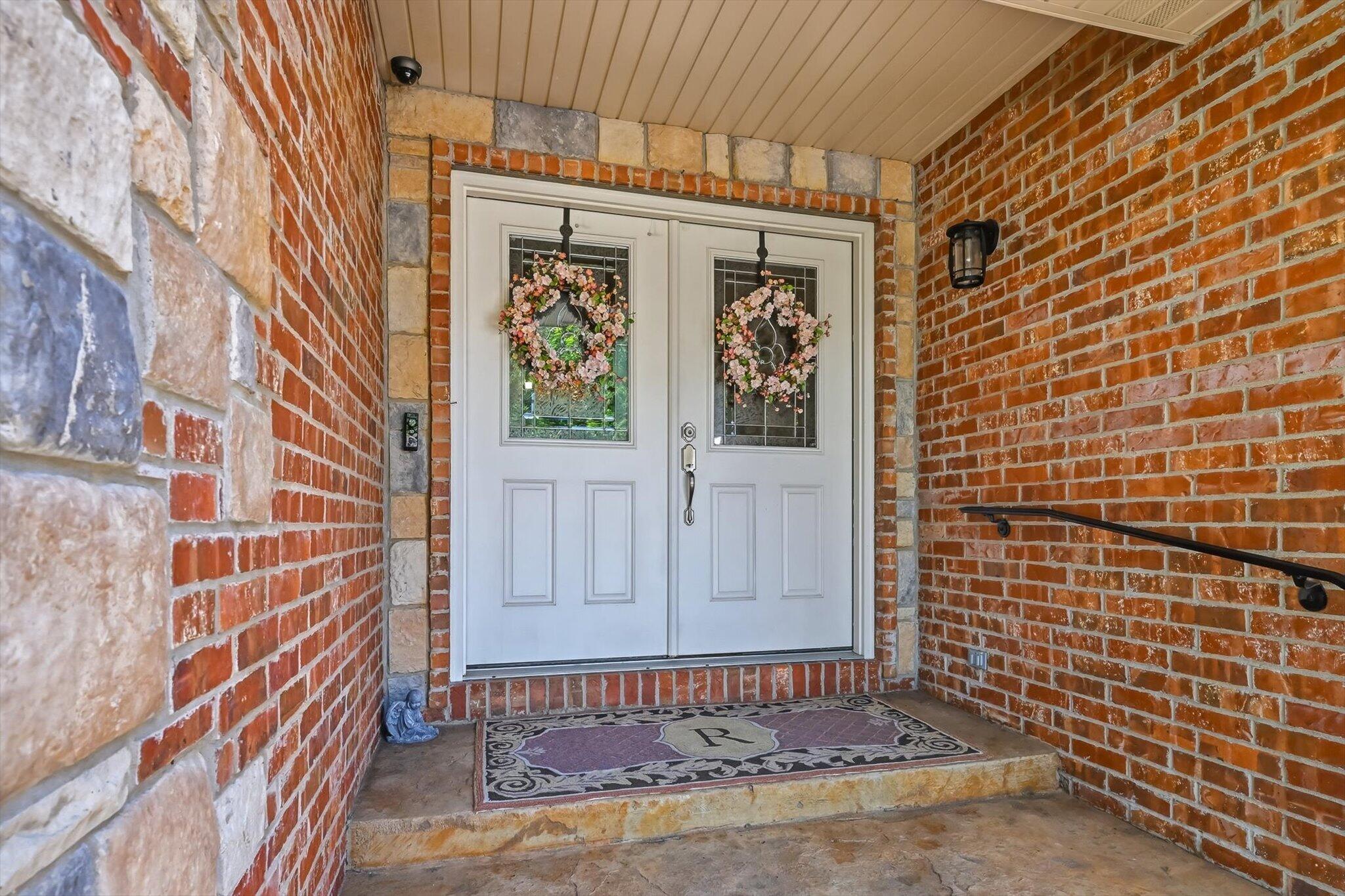 848 East Country Ridge Street Property Photo 3