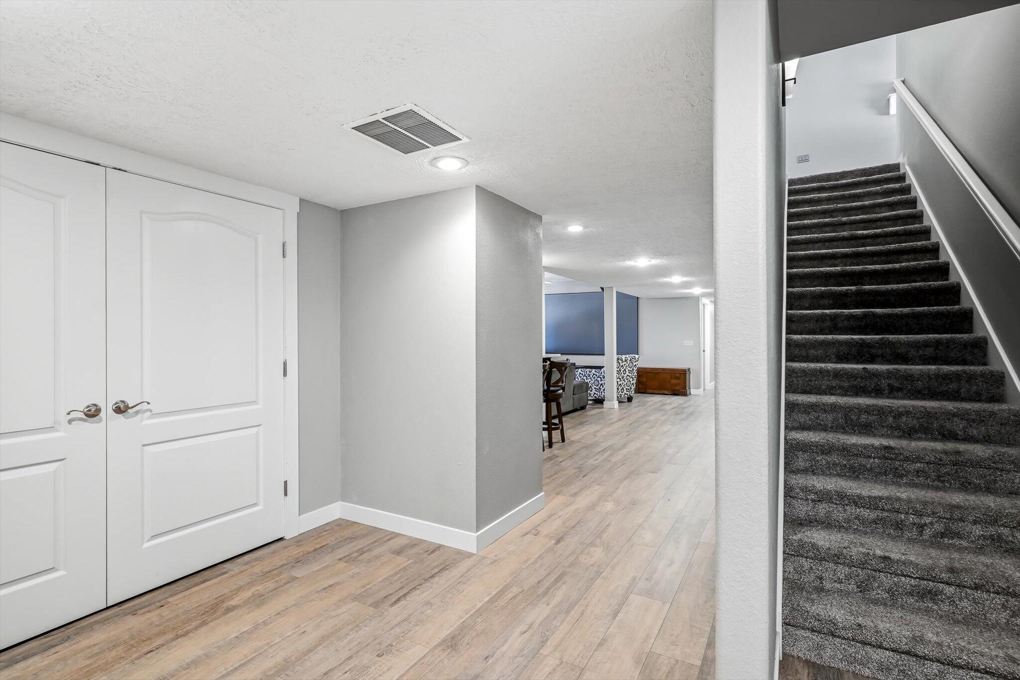 848 East Country Ridge Street Property Photo 30