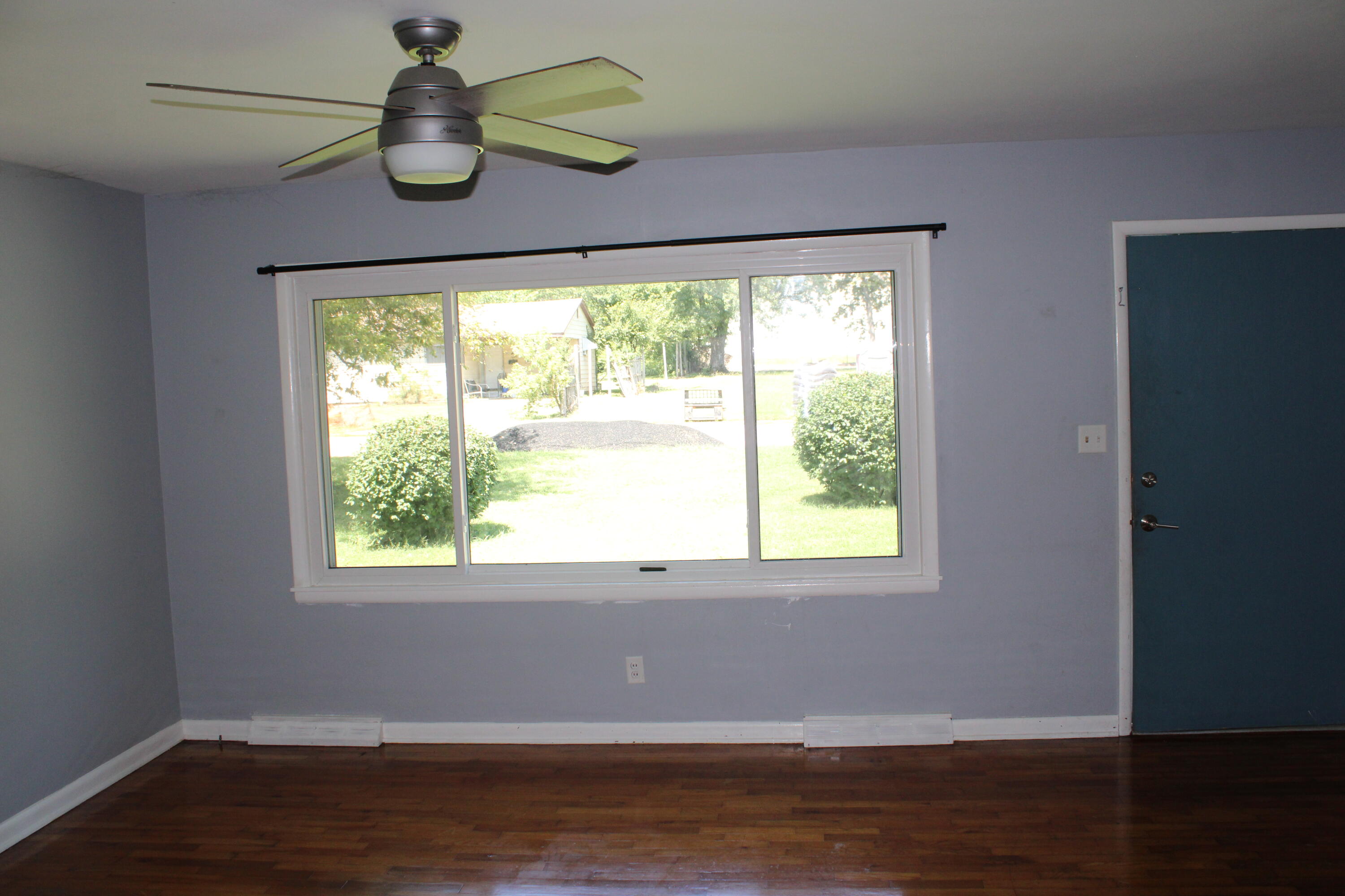 1922 West Water Street Property Photo 9