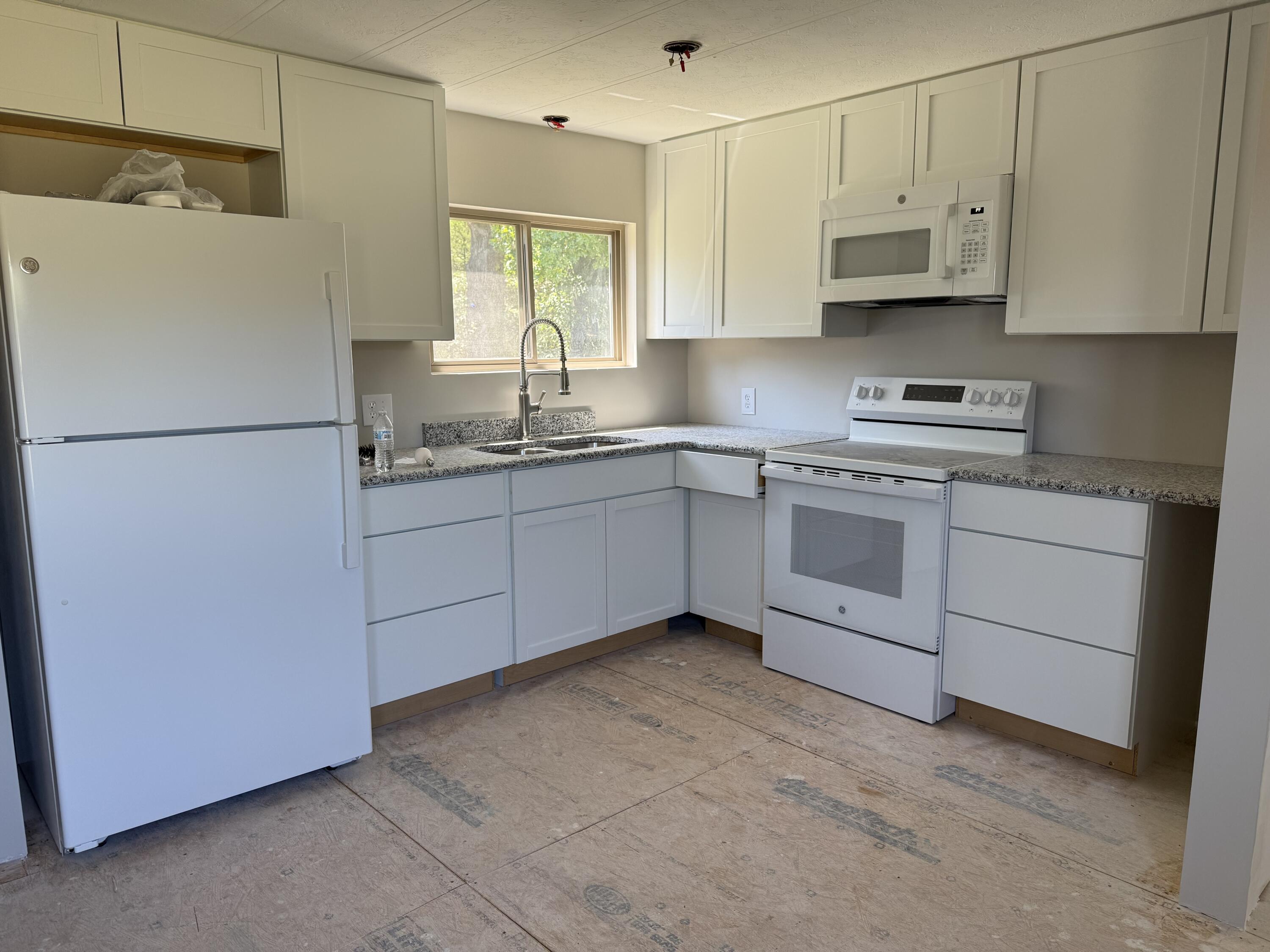 1408 Airport Road Property Photo 8