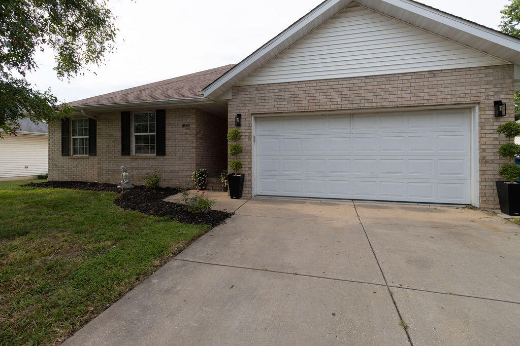 1331 West Turnberry Boulevard Property Photo 2