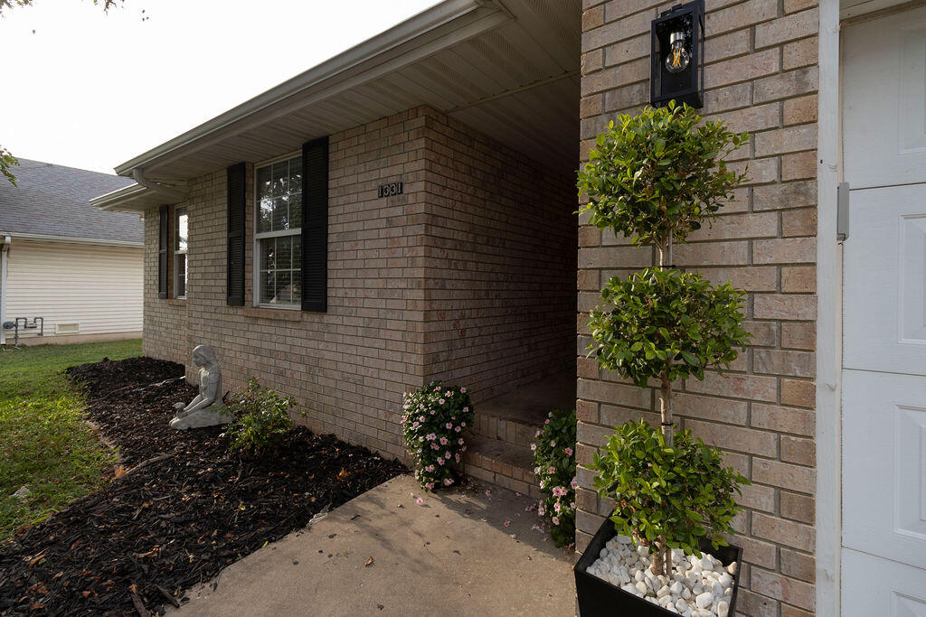 1331 West Turnberry Boulevard Property Photo 3