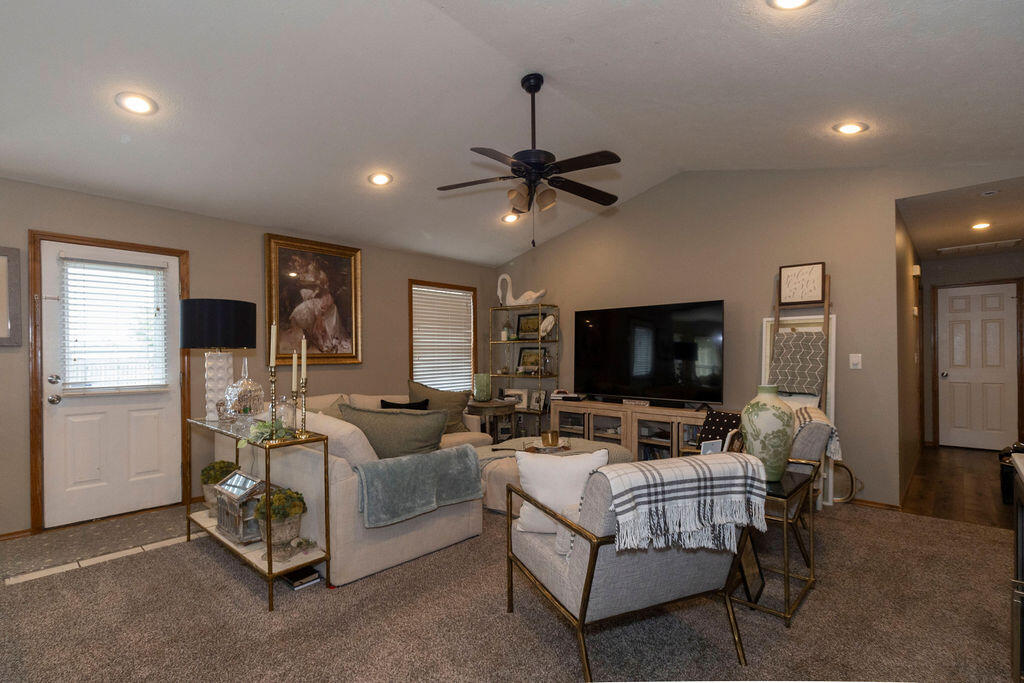 1331 West Turnberry Boulevard Property Photo 7