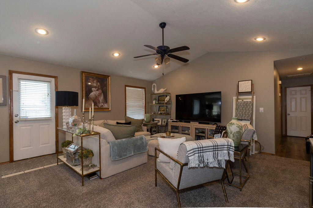 1331 West Turnberry Boulevard Property Photo 8