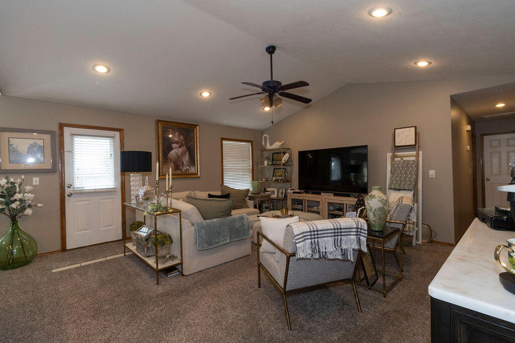 1331 West Turnberry Boulevard Property Photo 9