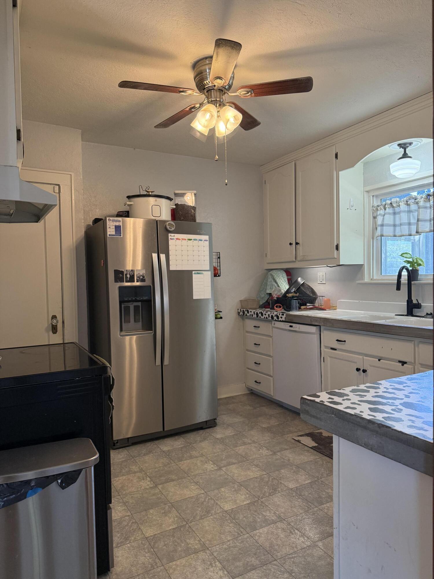 1015 Durnell Street Property Photo 7