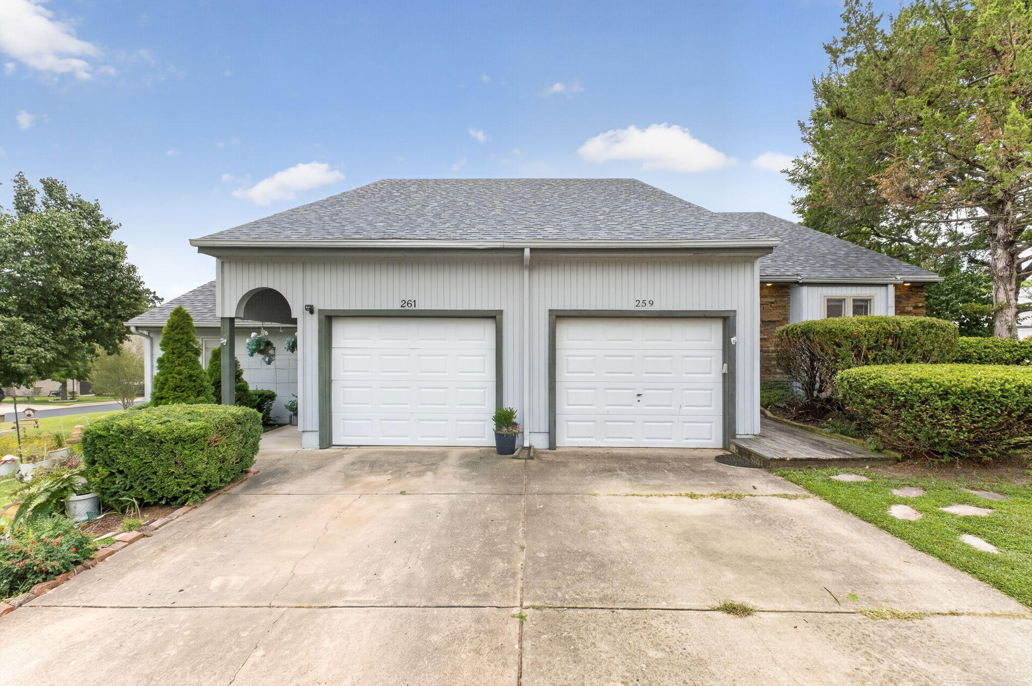 259 Buckingham Drive Property Photo 1