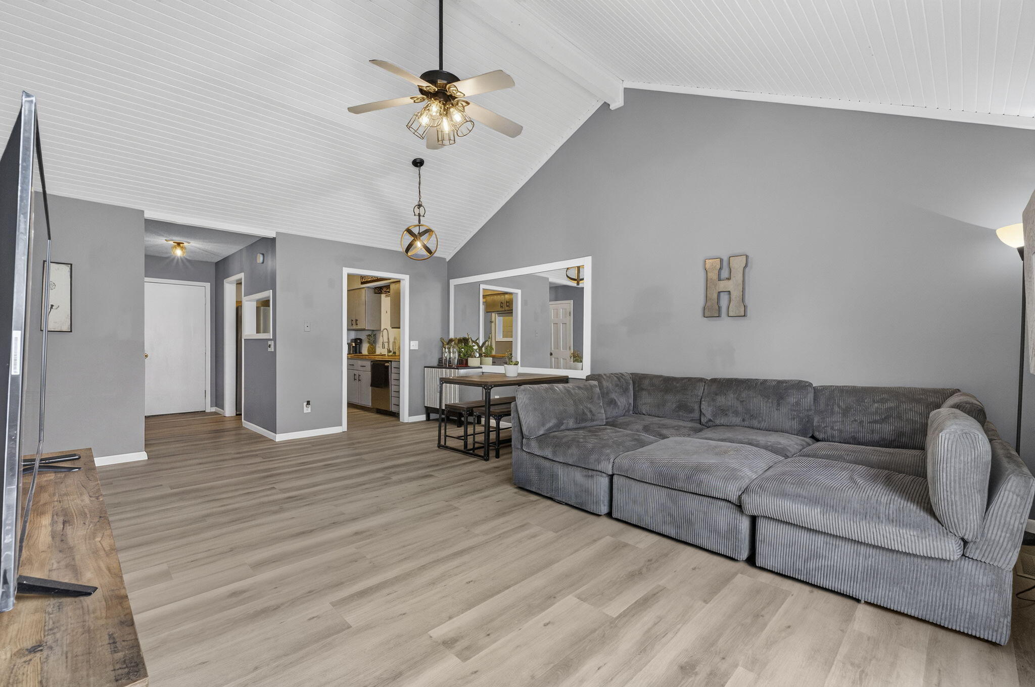 259 Buckingham Drive Property Photo 5